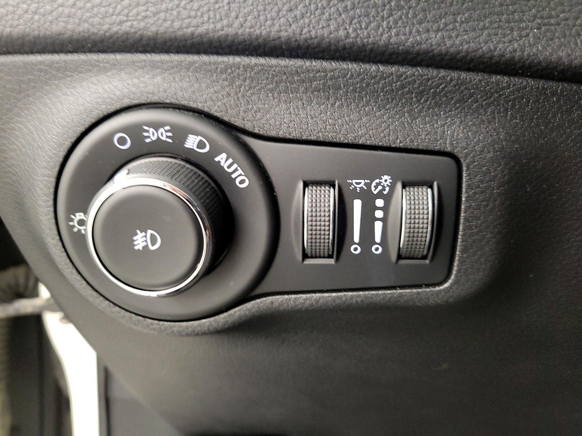 Thumbnail: 2018 Jeep Compass - 13