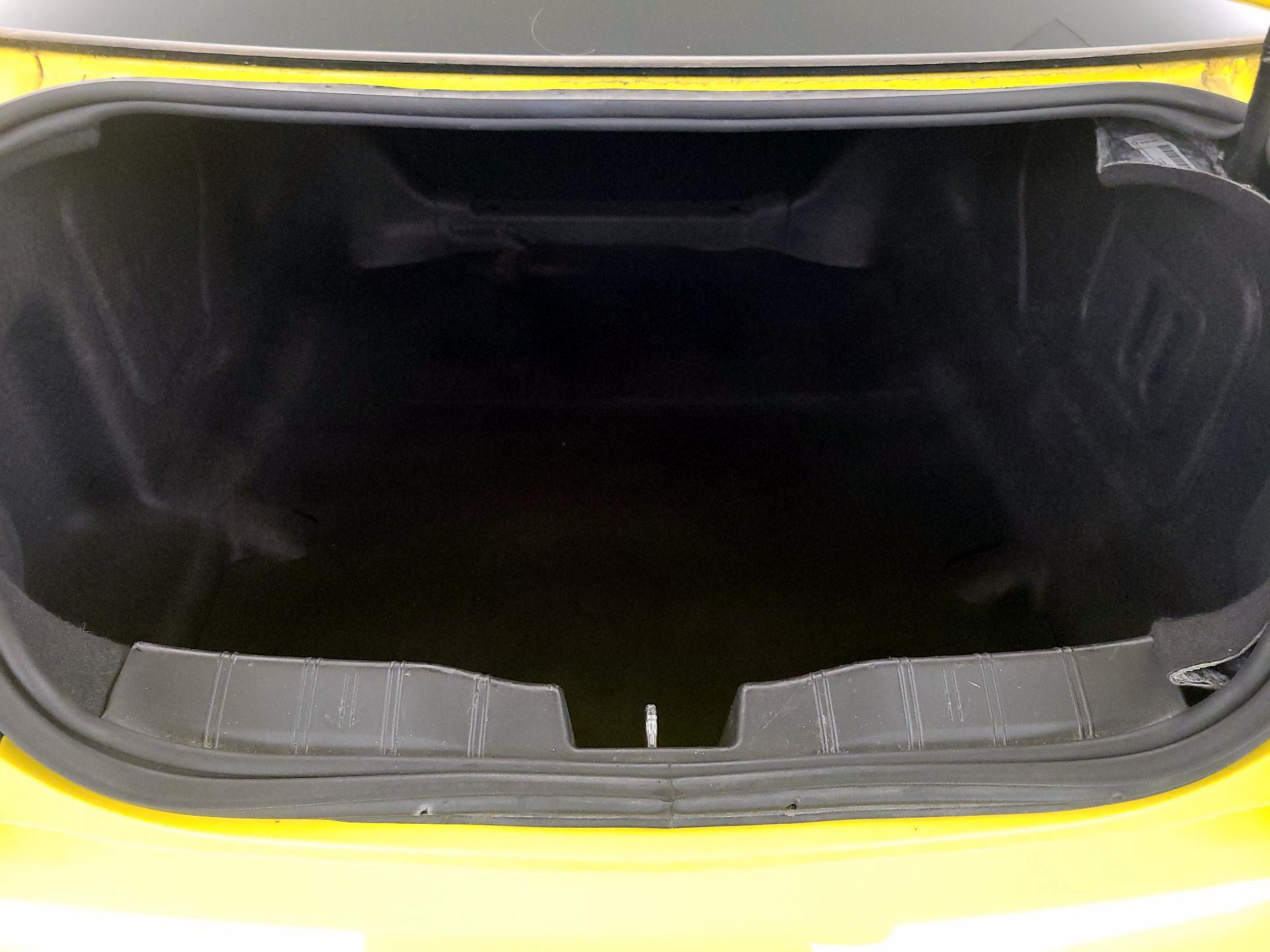 Thumbnail: 2018 Chevrolet Camaro - 18