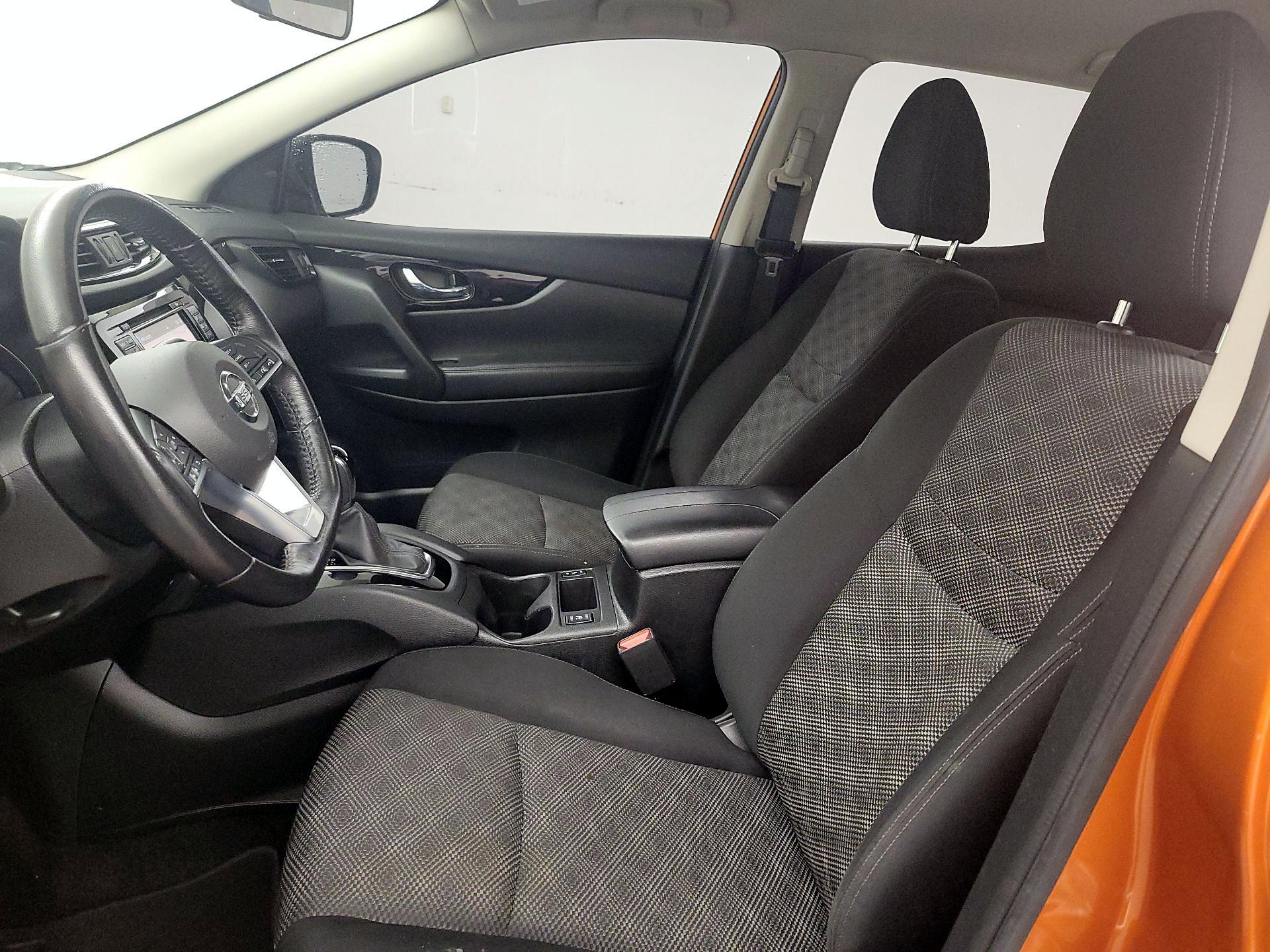 Thumbnail: 2017 Nissan Rogue Sport - 11