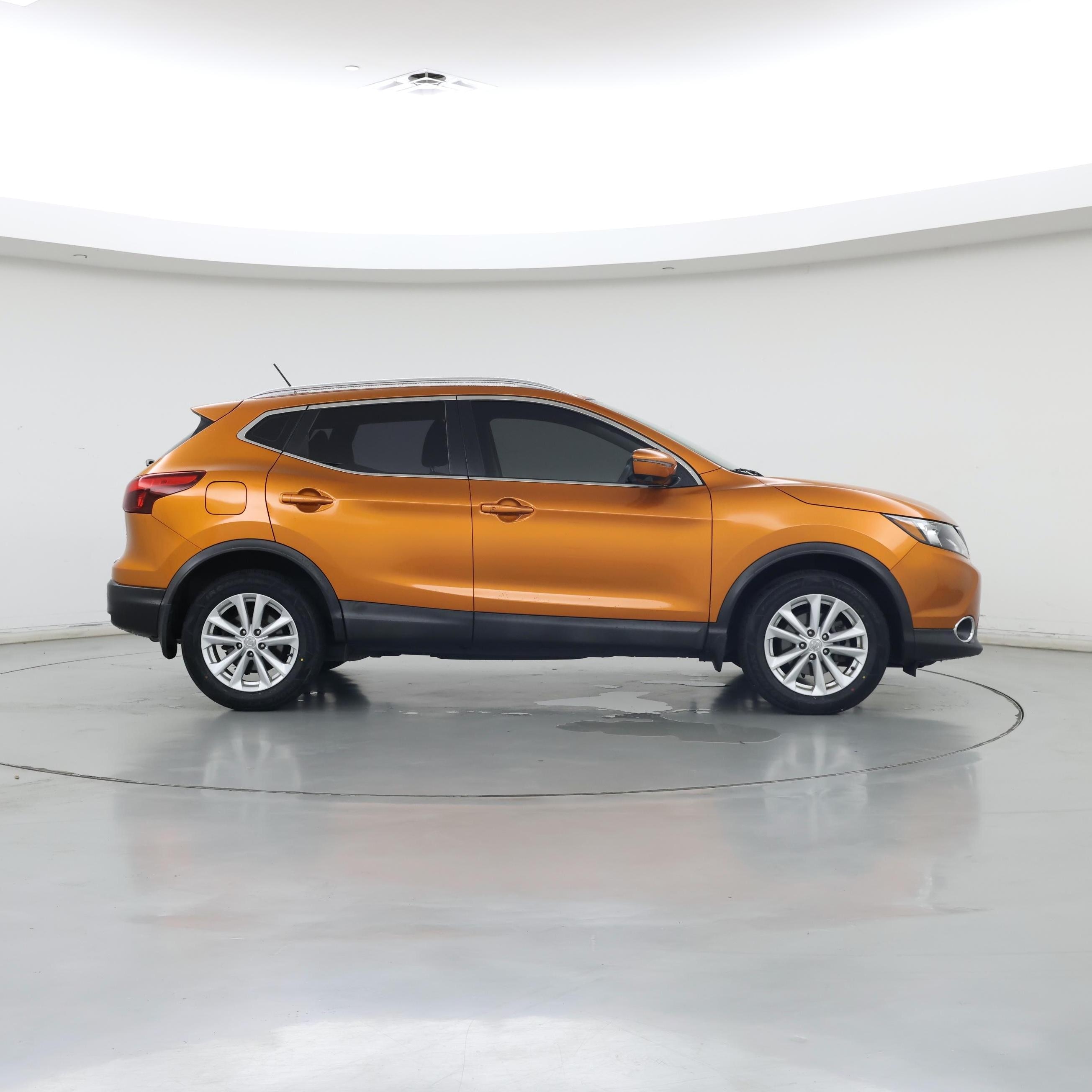 Thumbnail: 2017 Nissan Rogue Sport - 7