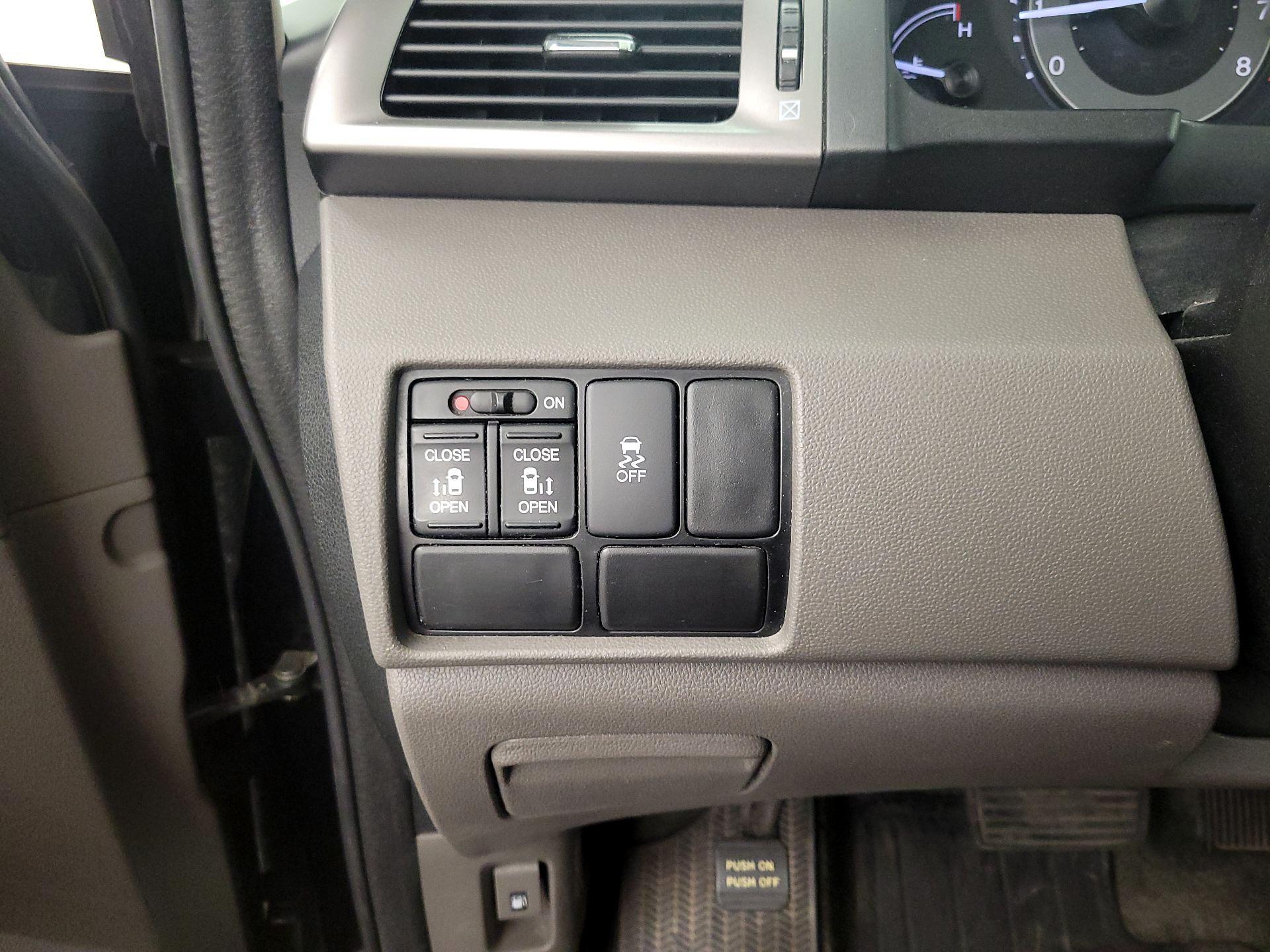 Thumbnail: 2016 Honda Odyssey - 13