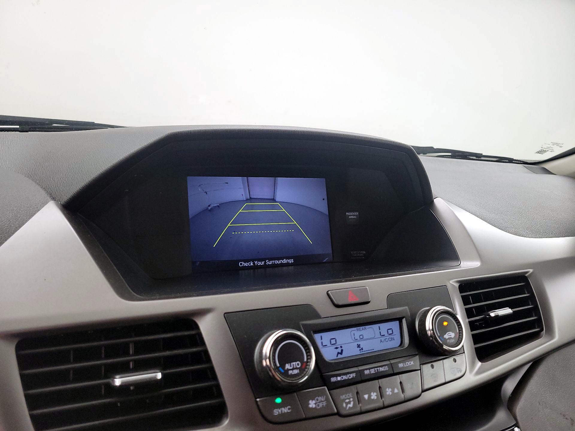 Thumbnail: 2016 Honda Odyssey - 14