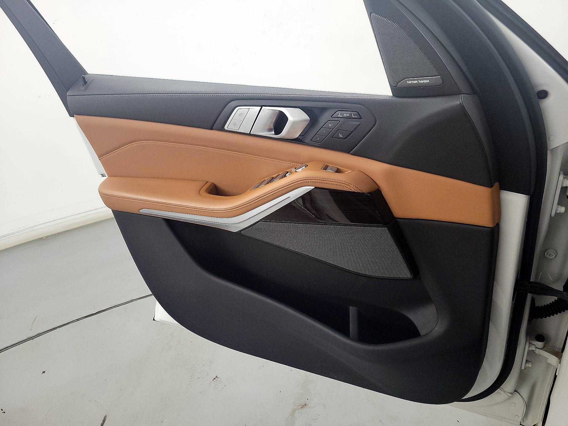 Thumbnail: 2019 BMW X7 - 12