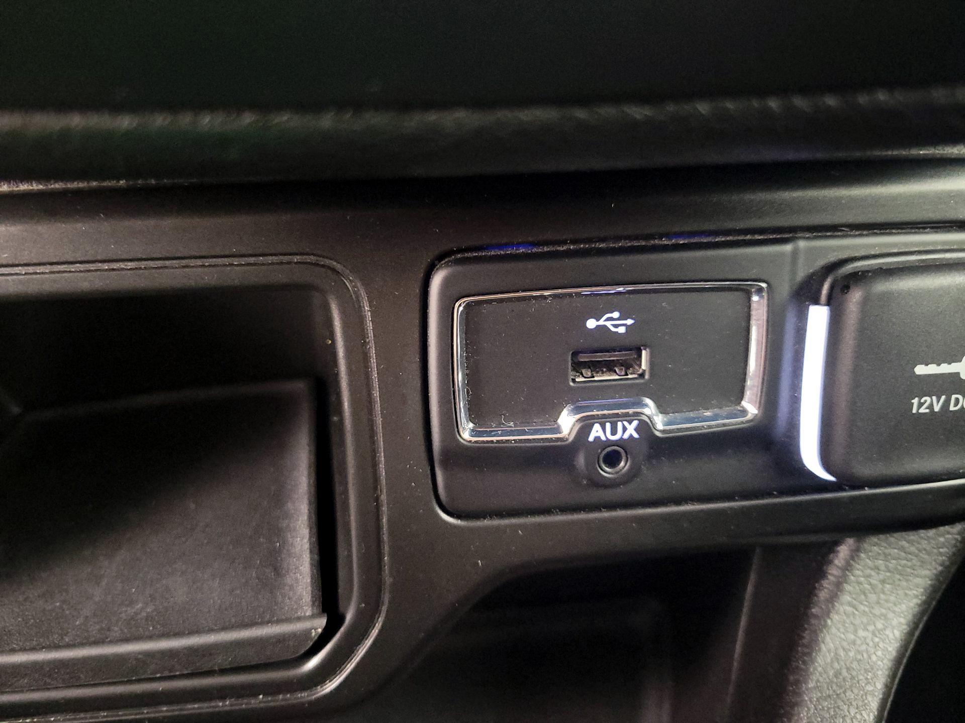 Thumbnail: 2020 Jeep Renegade - 18