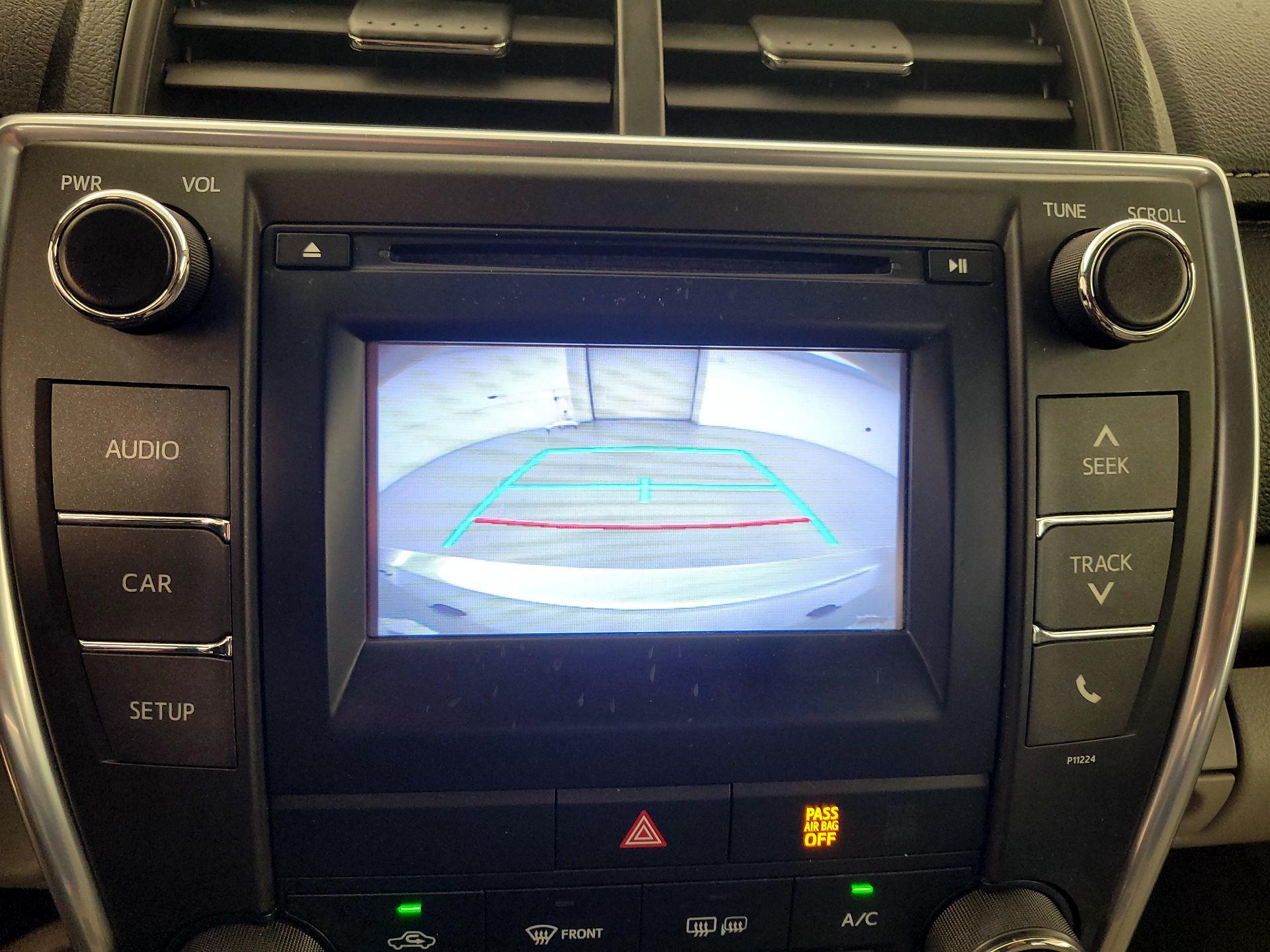 Thumbnail: 2016 Toyota Camry - 14