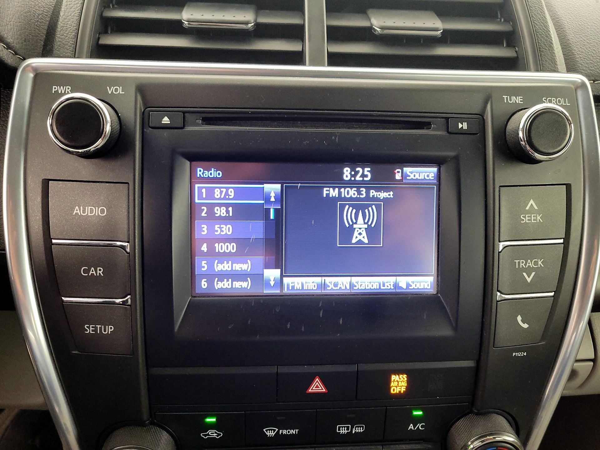 Thumbnail: 2016 Toyota Camry - 15