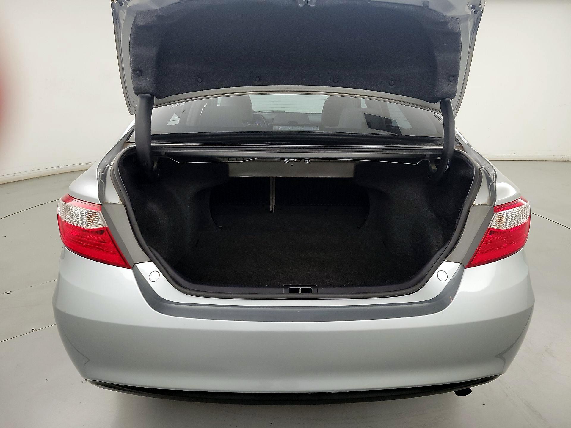 Thumbnail: 2016 Toyota Camry - 20