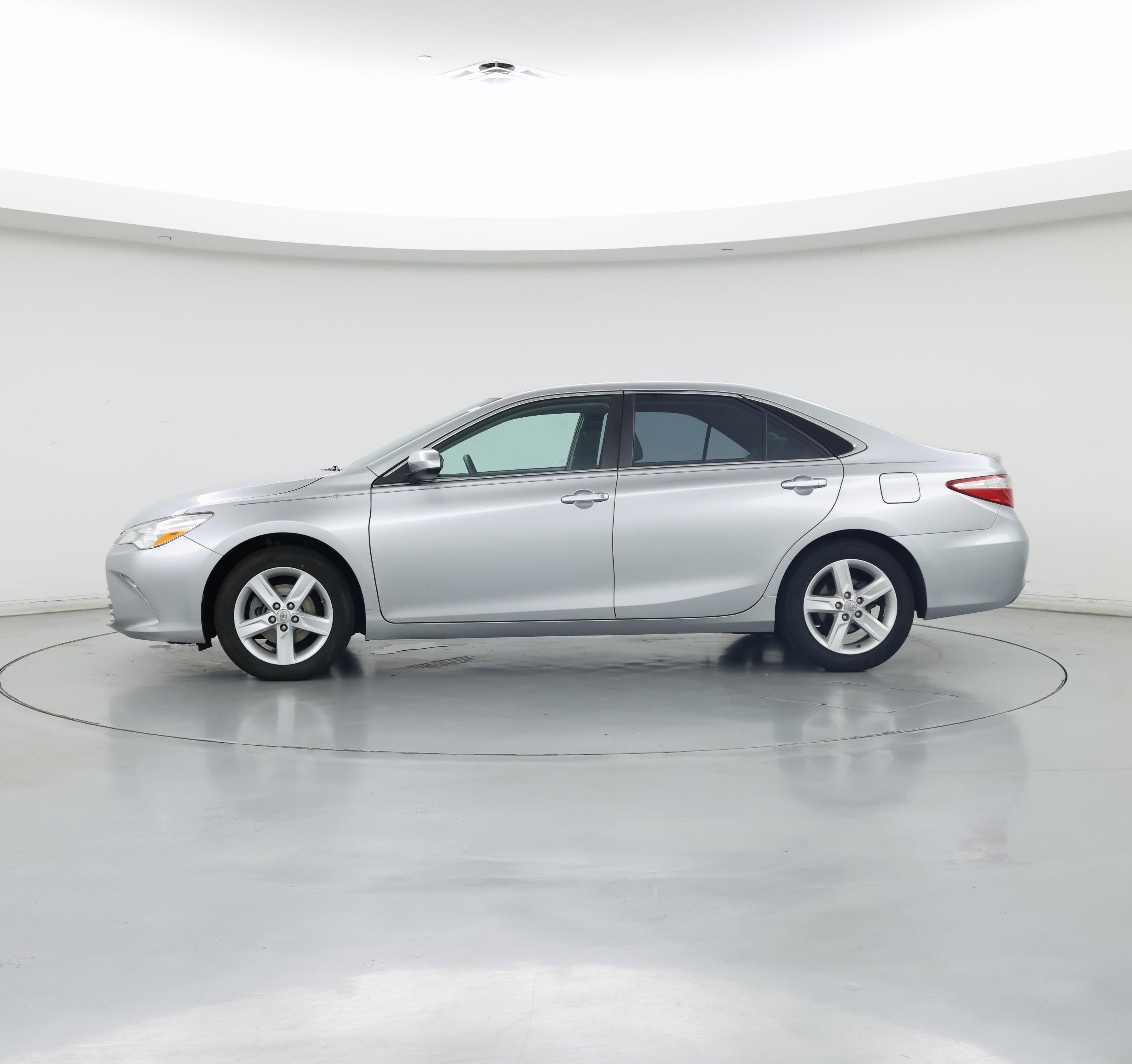 Thumbnail: 2016 Toyota Camry - 3