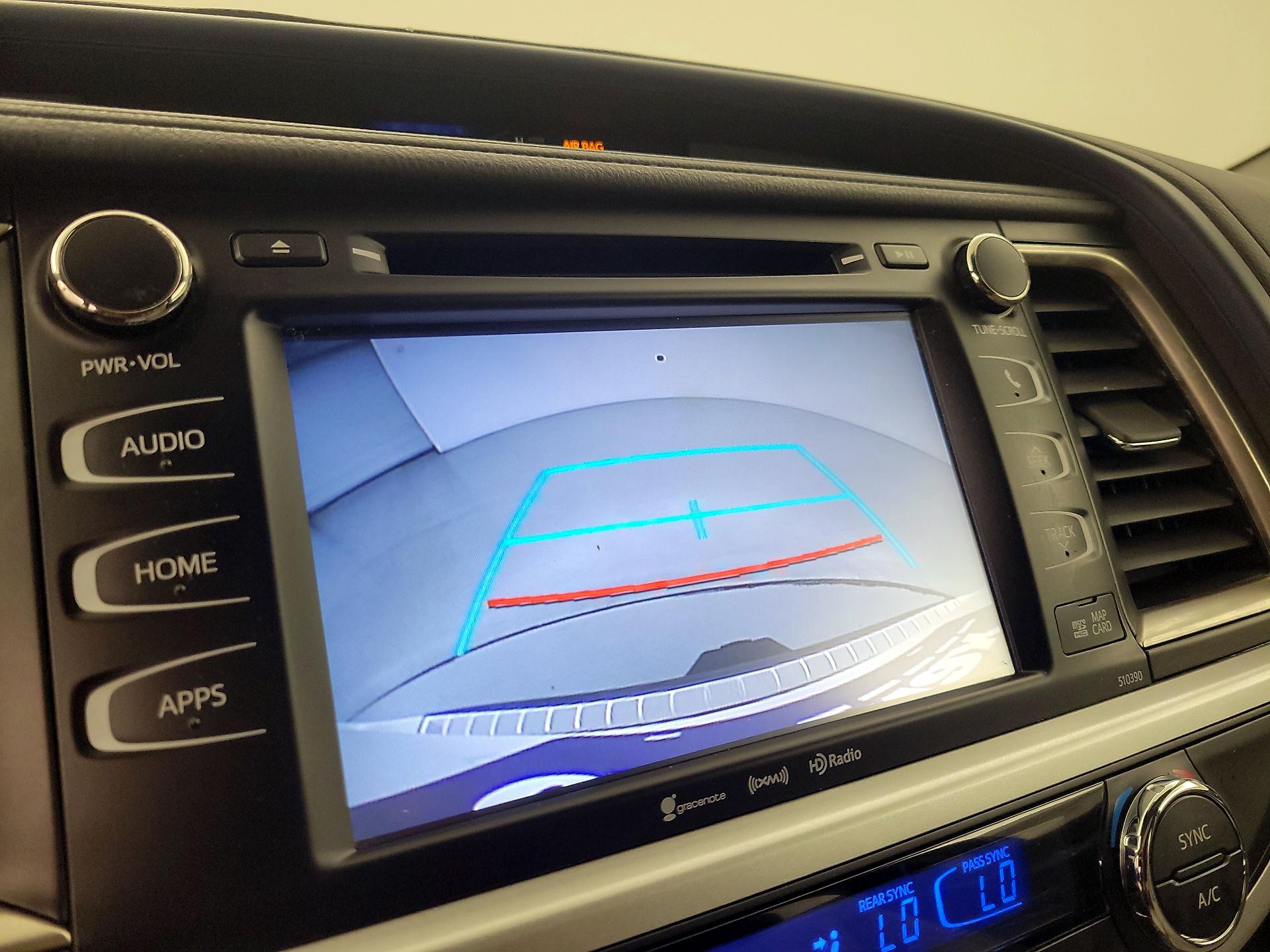 Thumbnail: 2019 Toyota Highlander - 15