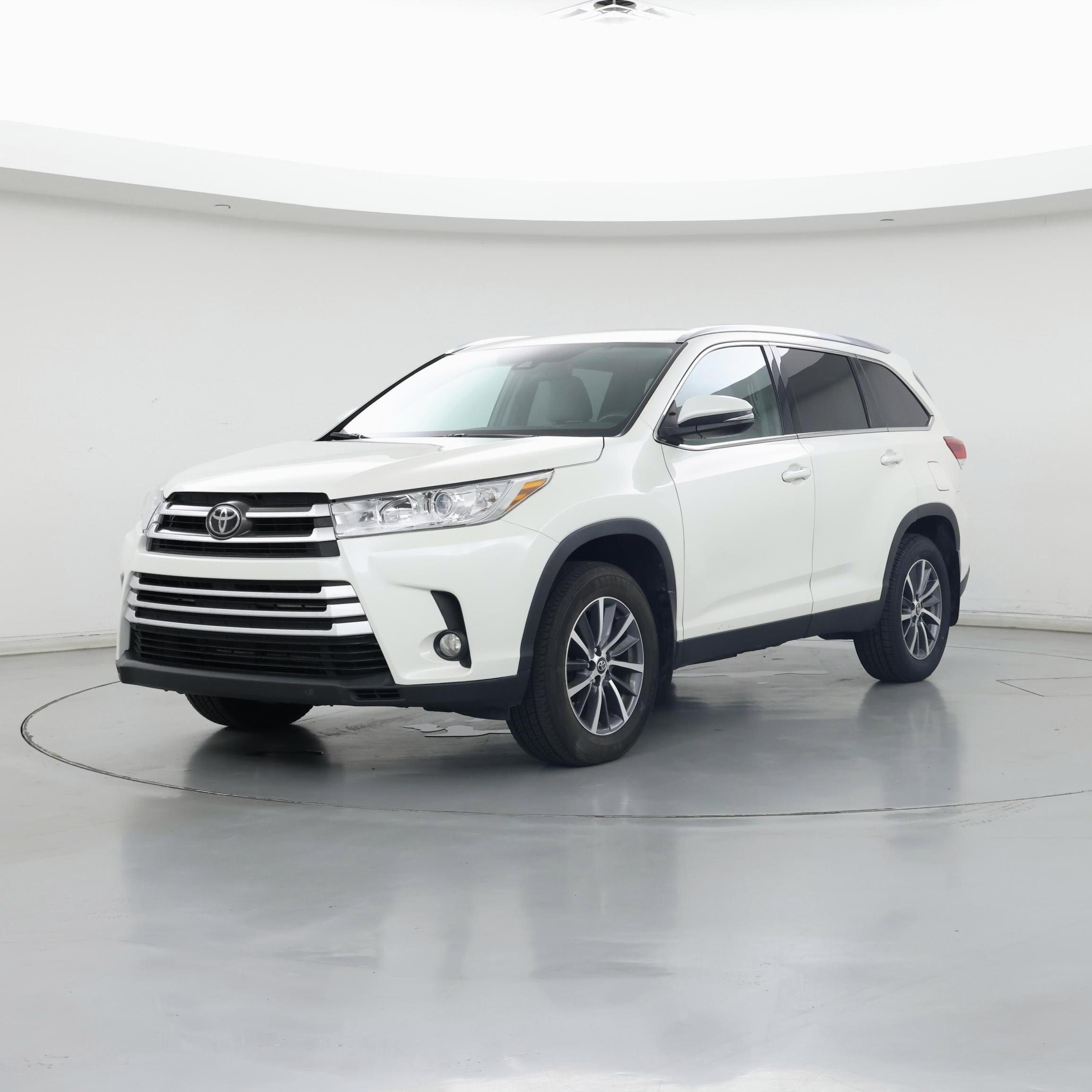Thumbnail: 2019 Toyota Highlander - 4