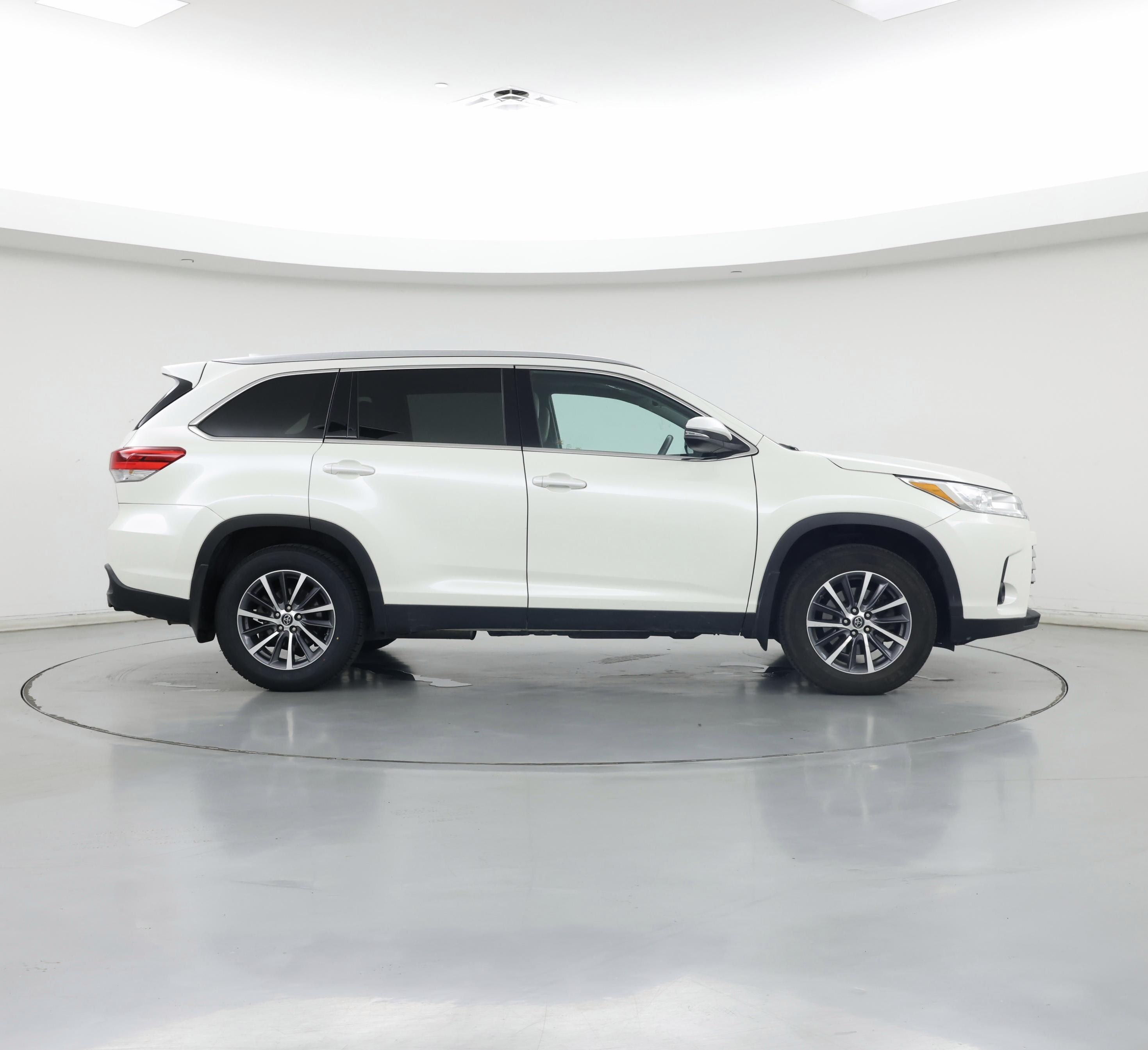 Thumbnail: 2019 Toyota Highlander - 7