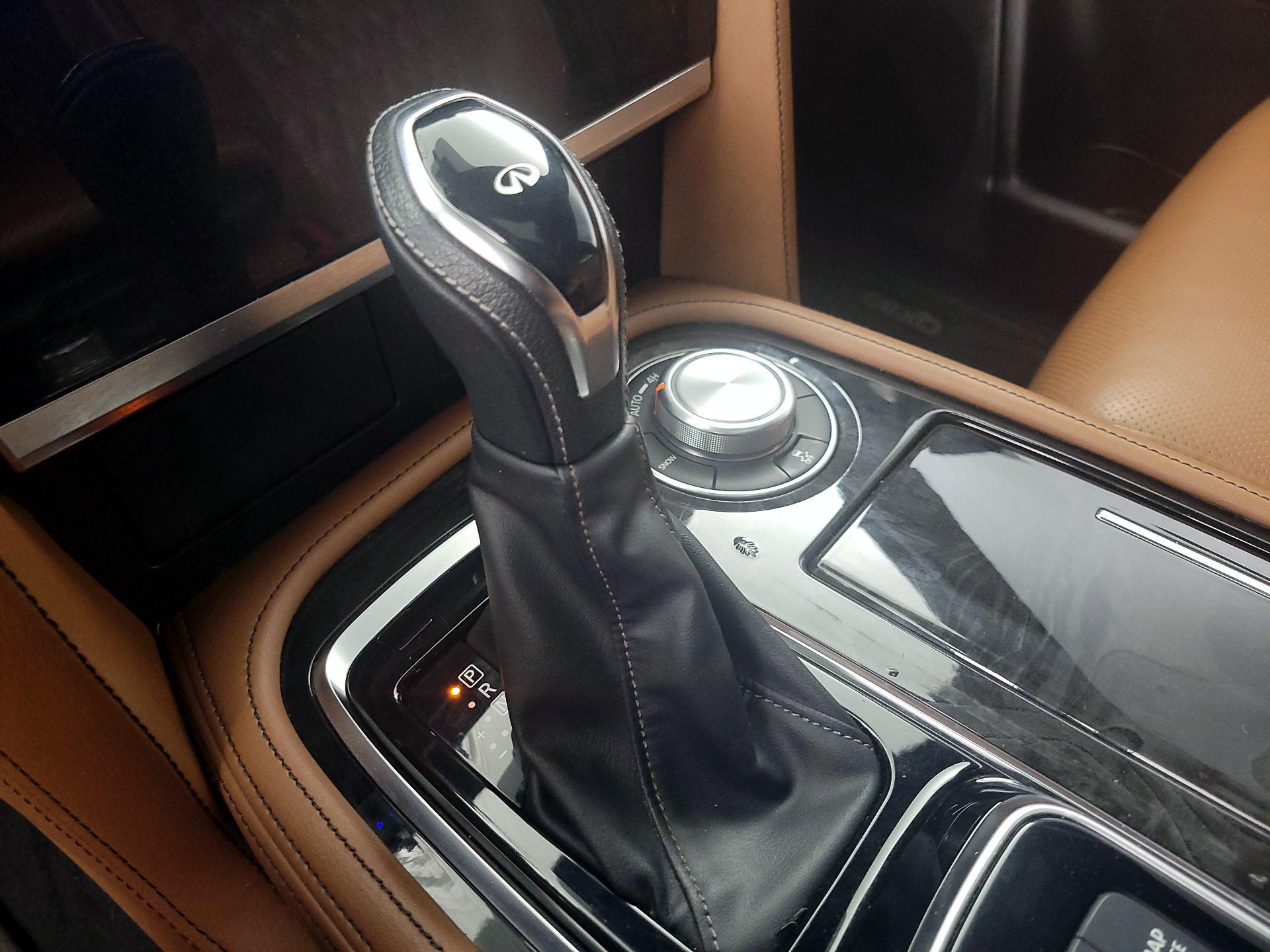 Thumbnail: 2022 INFINITI QX80 - 18