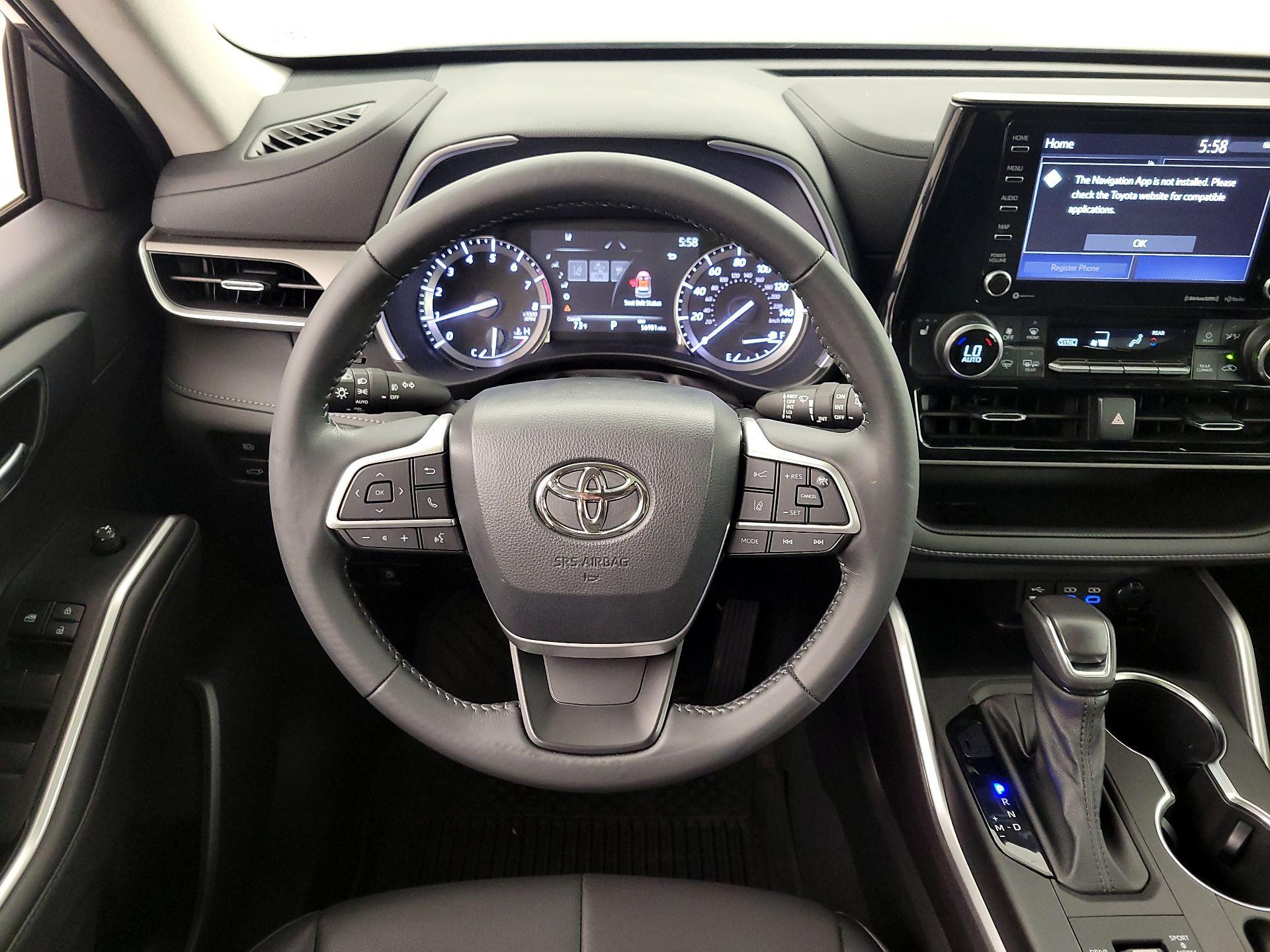 Thumbnail: 2022 Toyota Highlander - 10