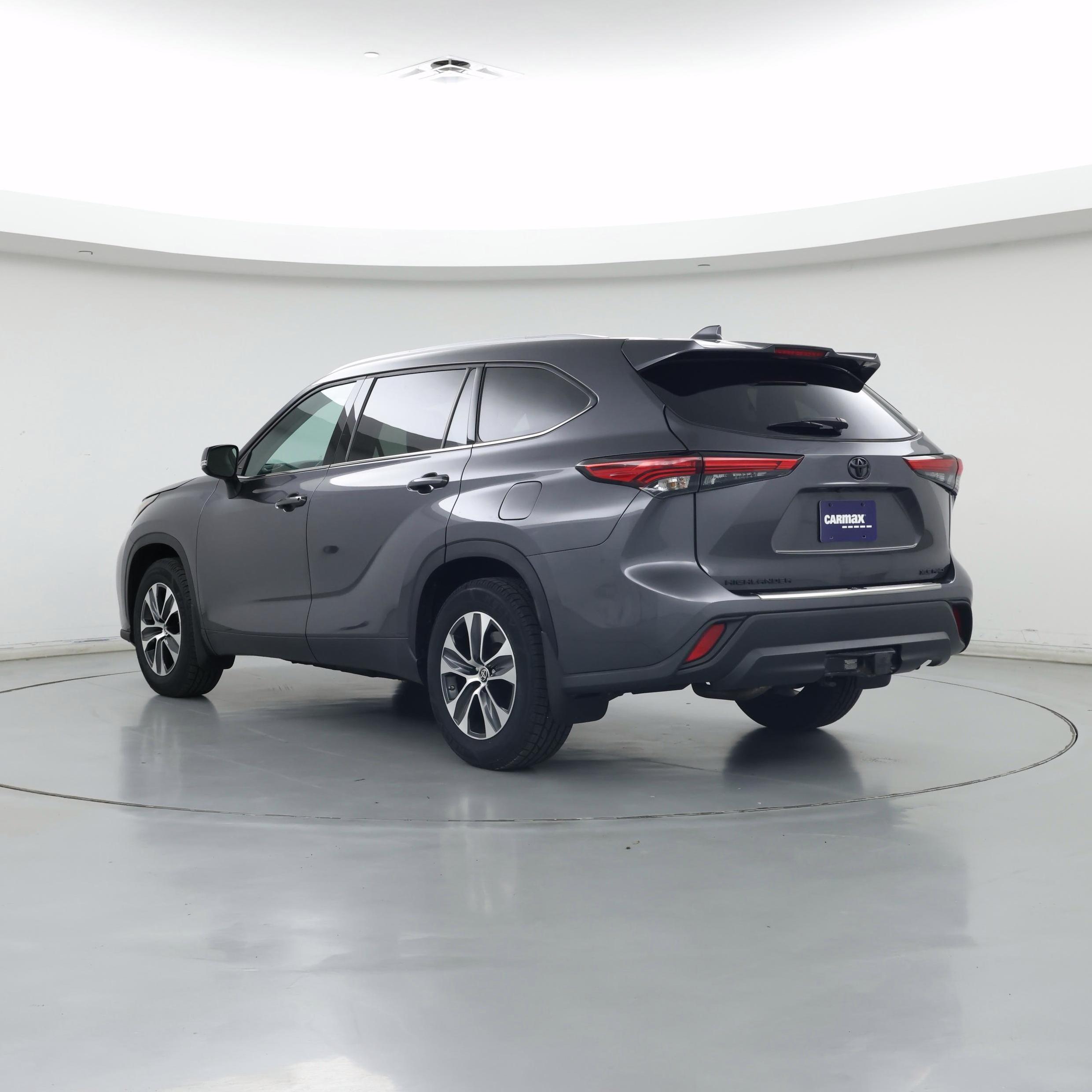 Thumbnail: 2022 Toyota Highlander - 2