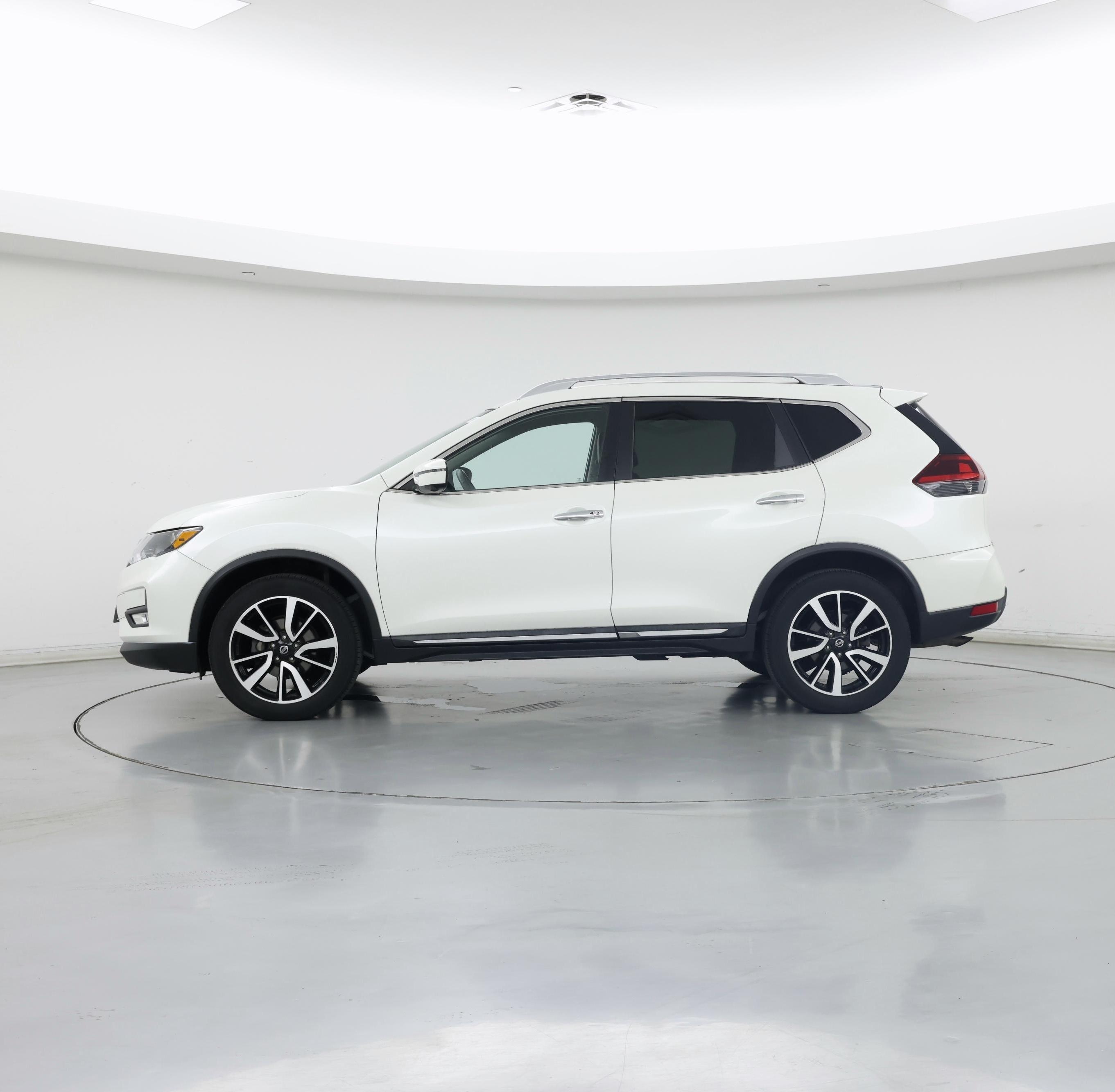 Thumbnail: 2019 Nissan Rogue - 3
