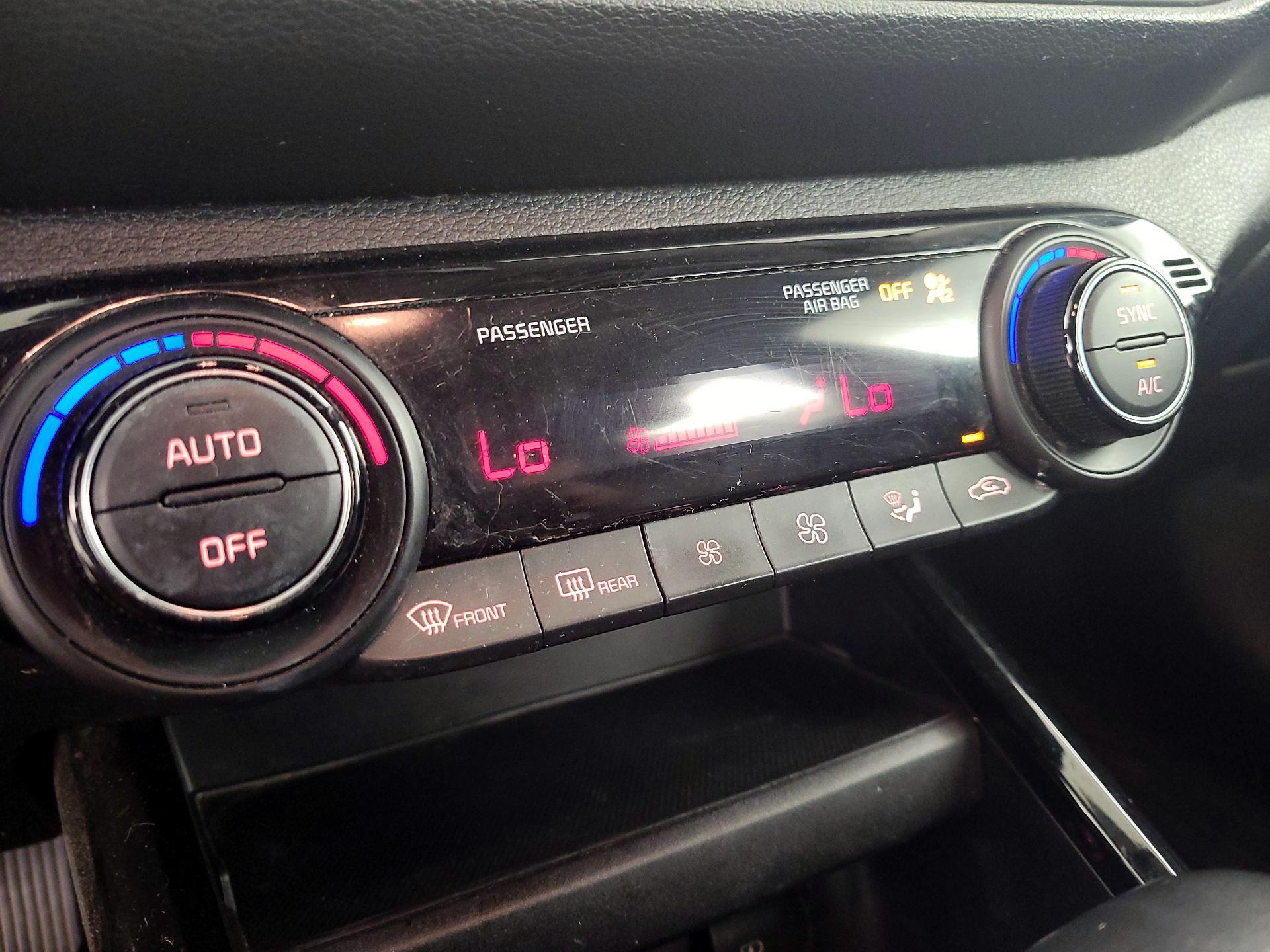 Thumbnail: 2020 Kia Forte - 16