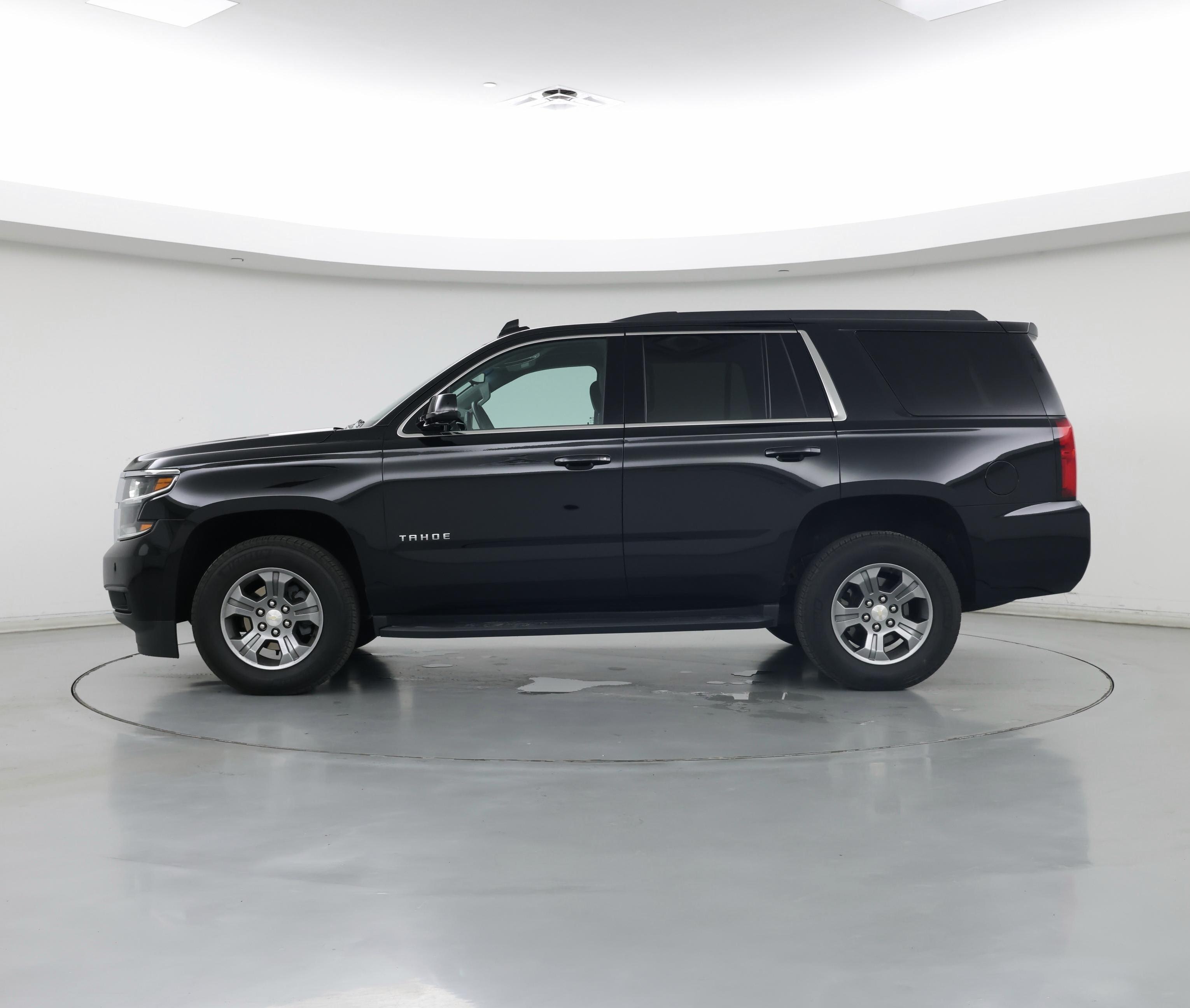 Thumbnail: 2018 Chevrolet Tahoe - 3