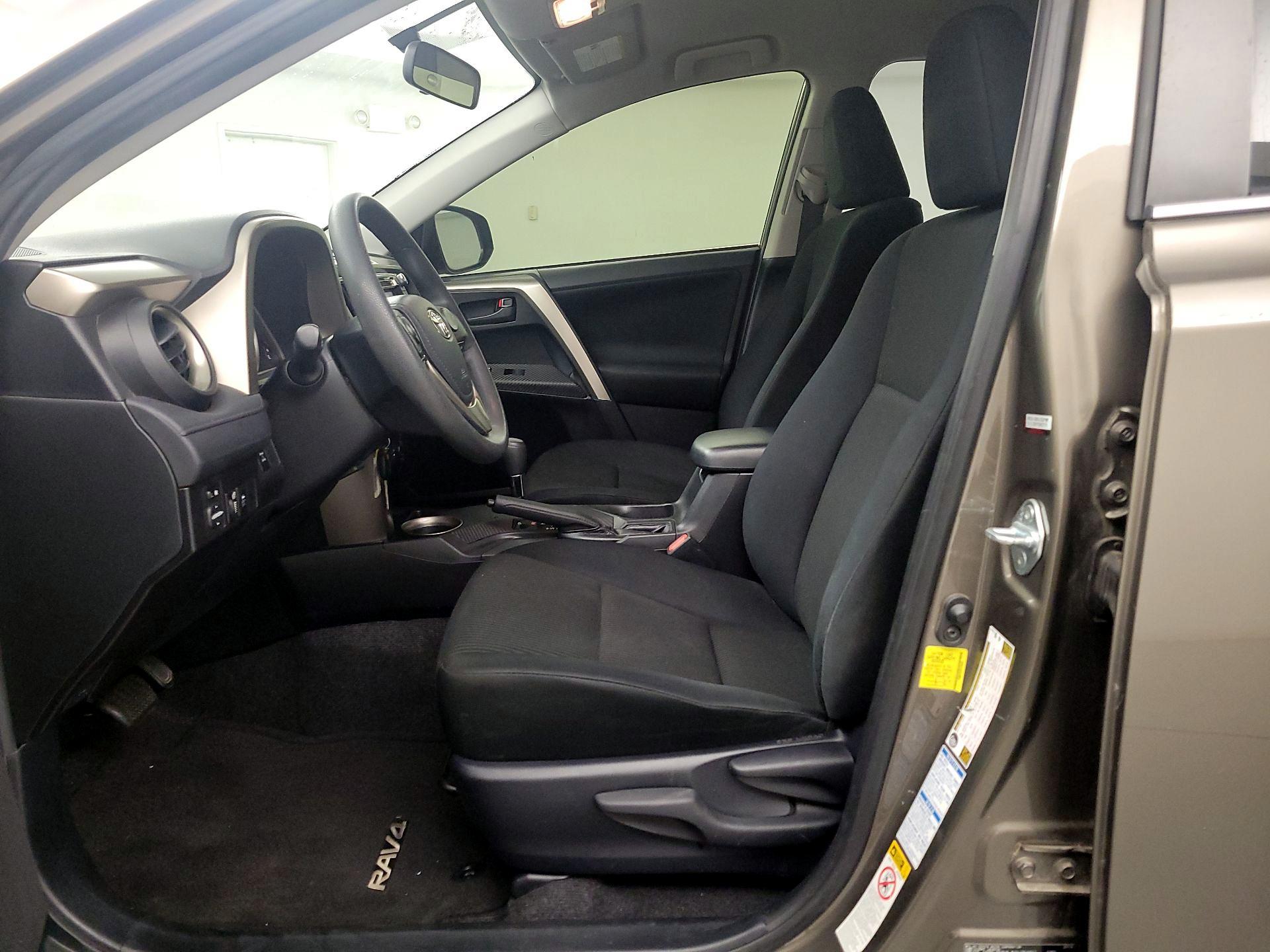 Thumbnail: 2015 Toyota RAV4 - 11