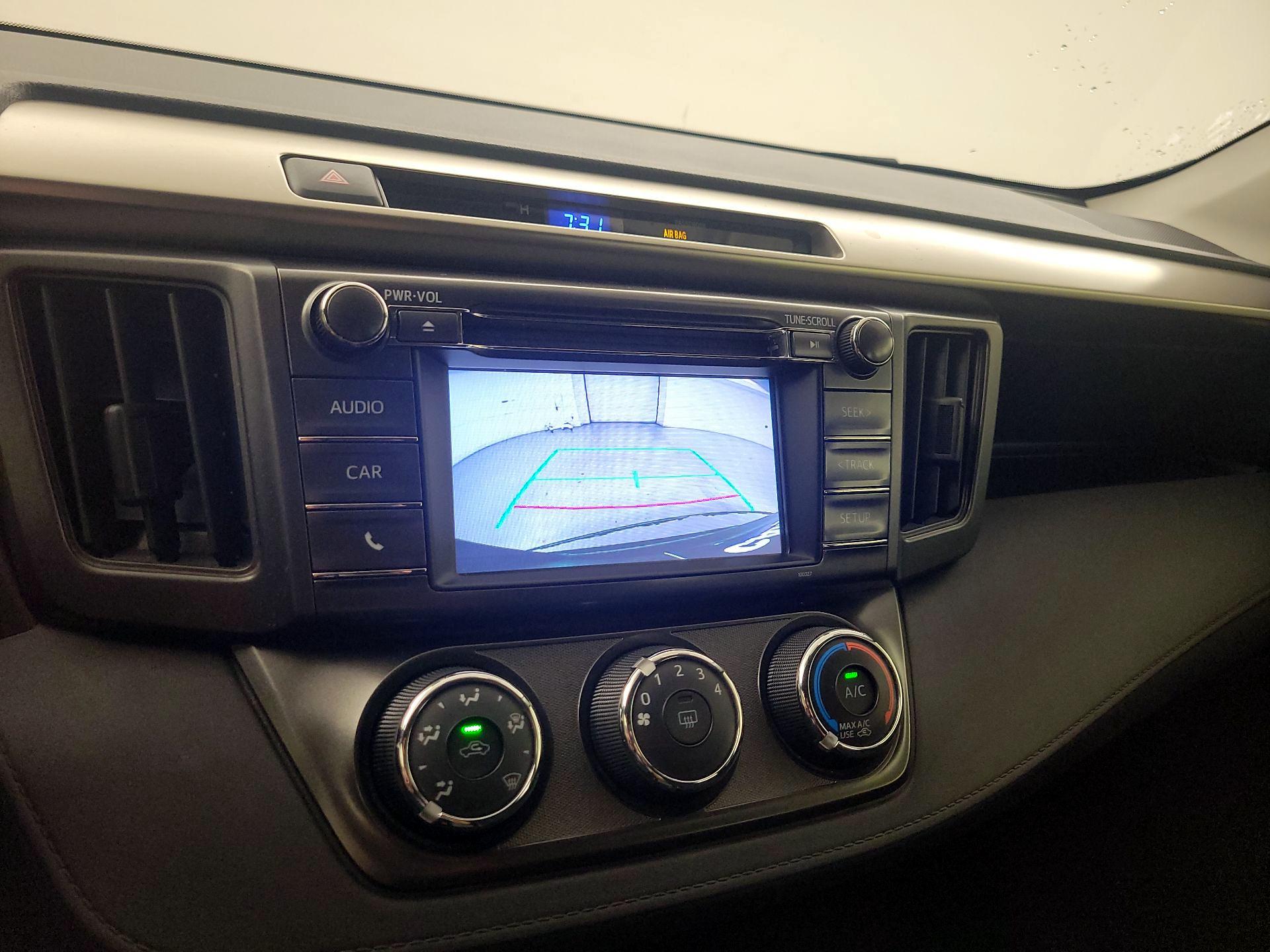 Thumbnail: 2015 Toyota RAV4 - 14
