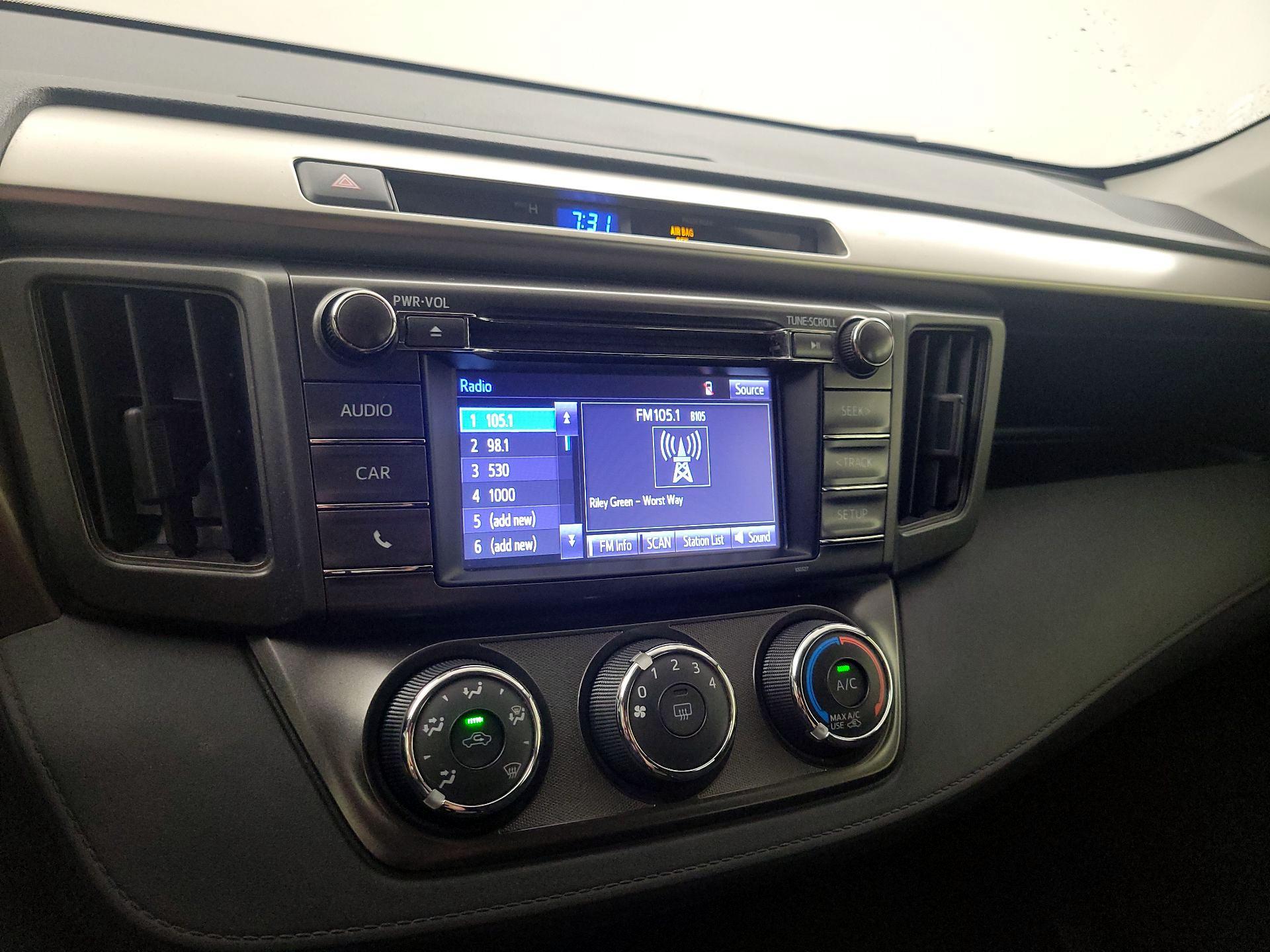 Thumbnail: 2015 Toyota RAV4 - 15