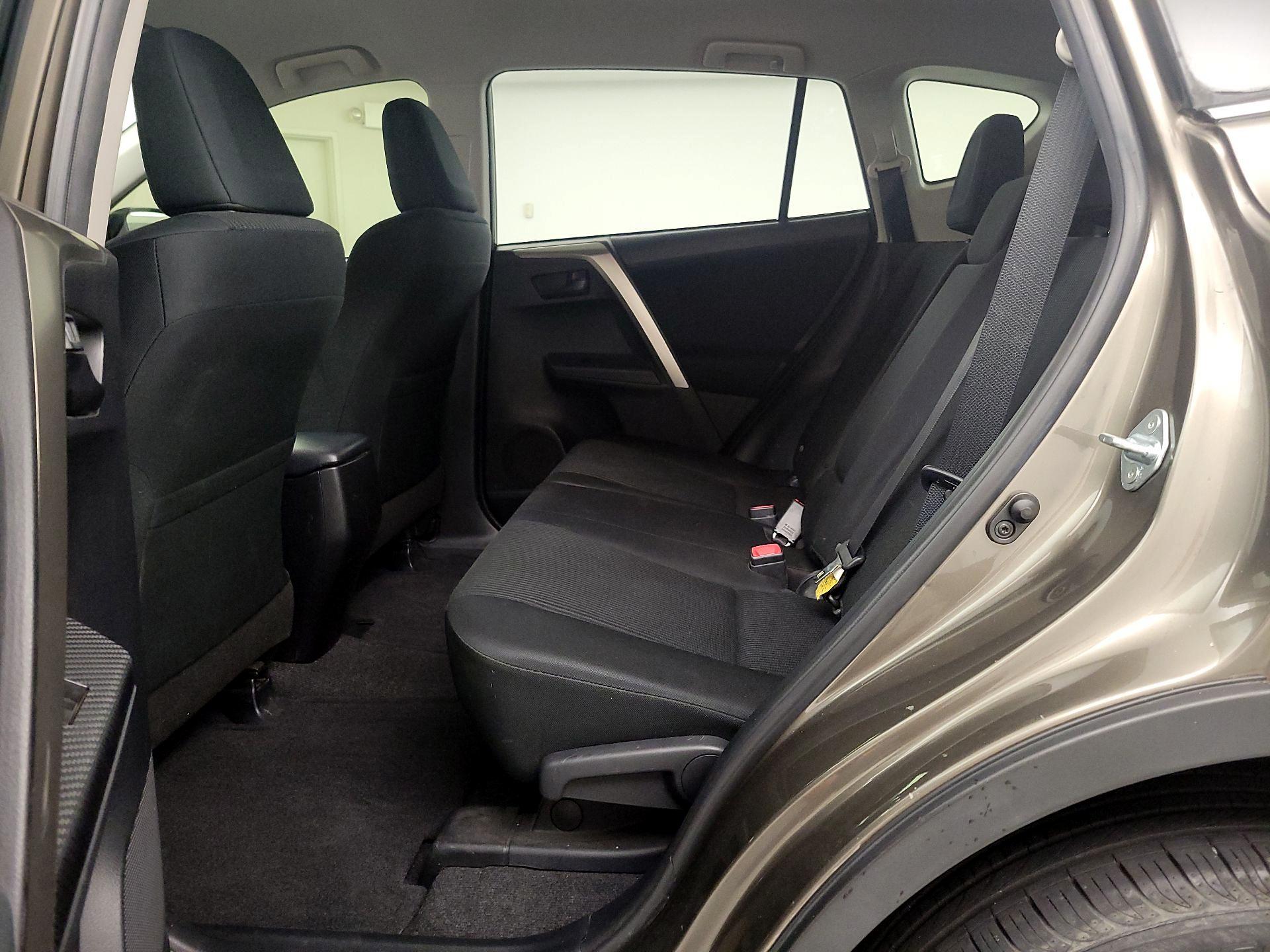 Thumbnail: 2015 Toyota RAV4 - 19
