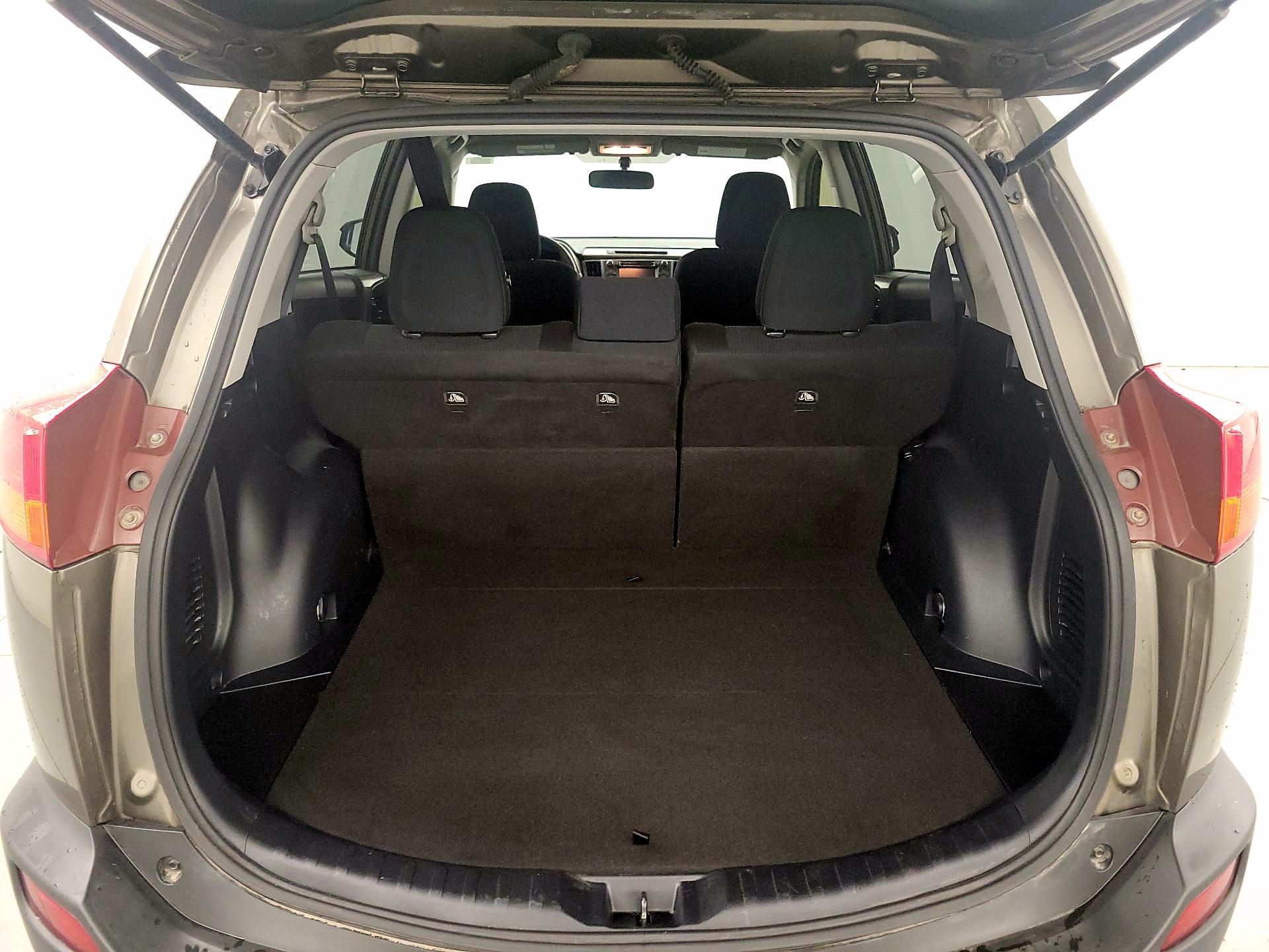 Thumbnail: 2015 Toyota RAV4 - 20