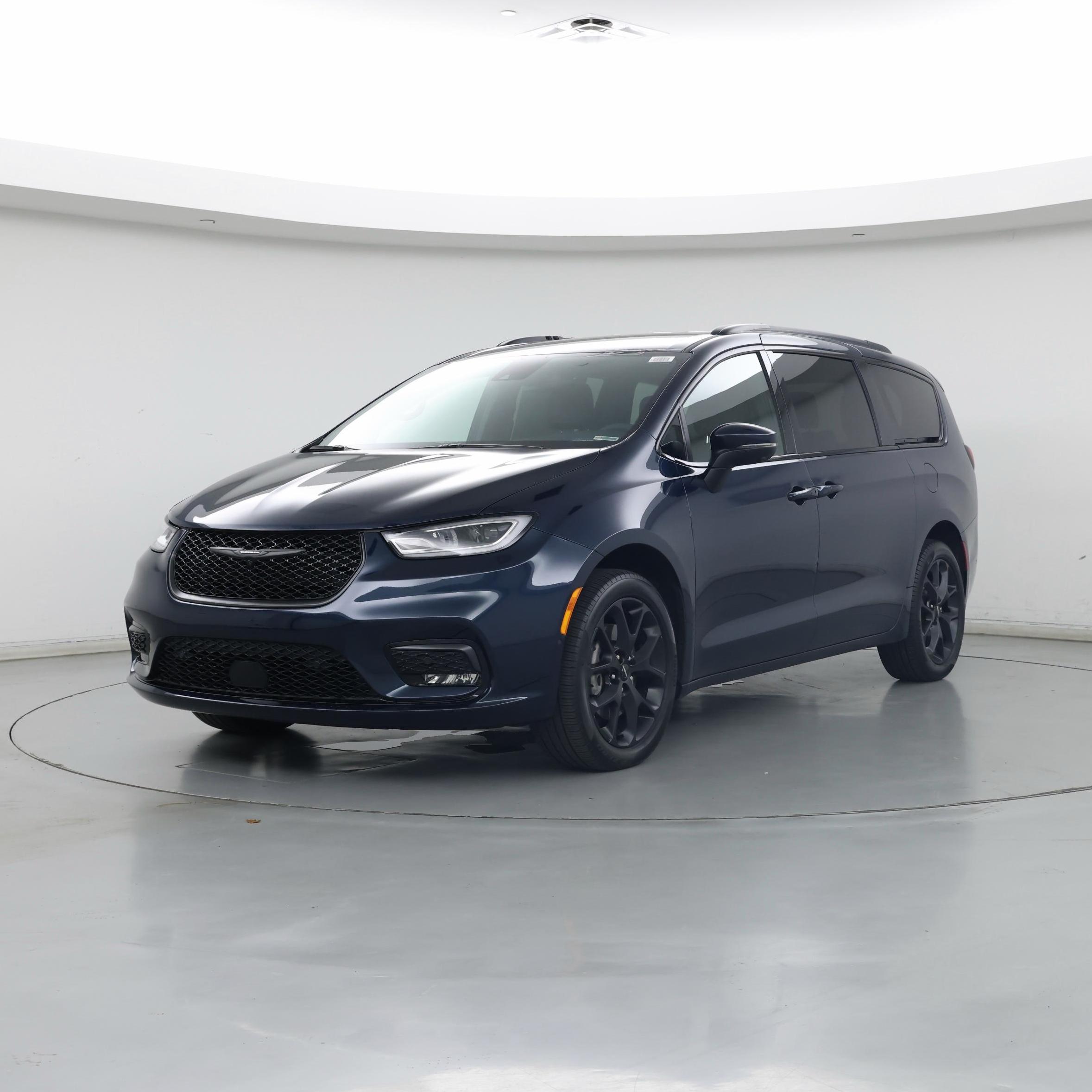 Thumbnail: 2023 Chrysler Pacifica - 4