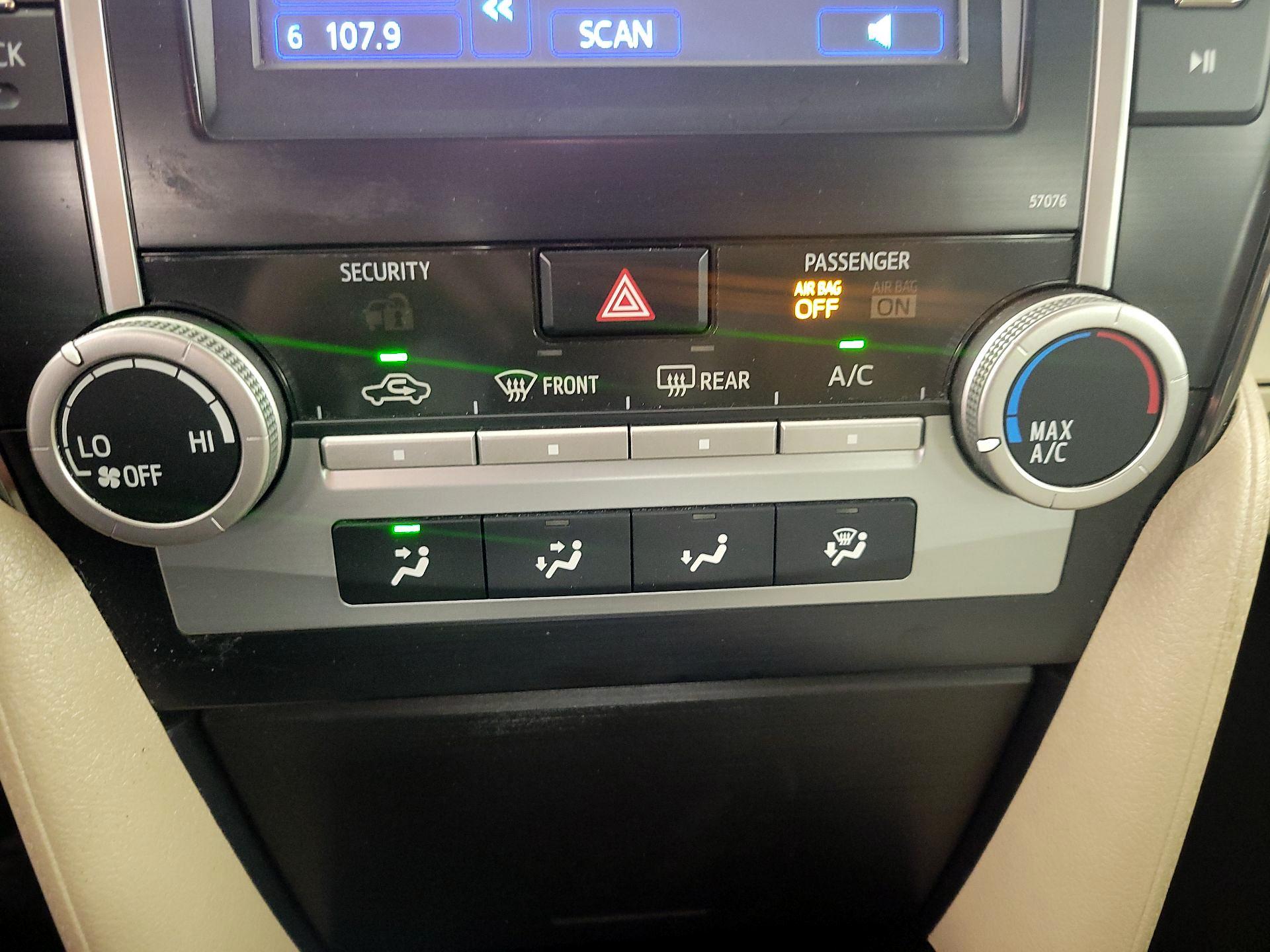 Thumbnail: 2014 Toyota Camry - 15