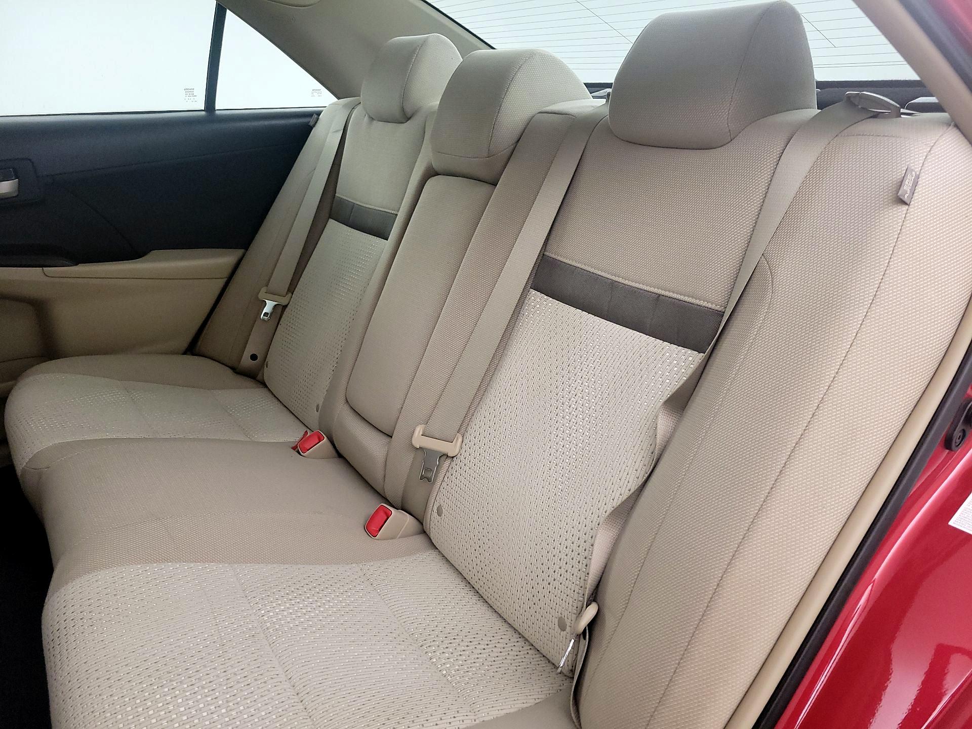 Thumbnail: 2014 Toyota Camry - 18