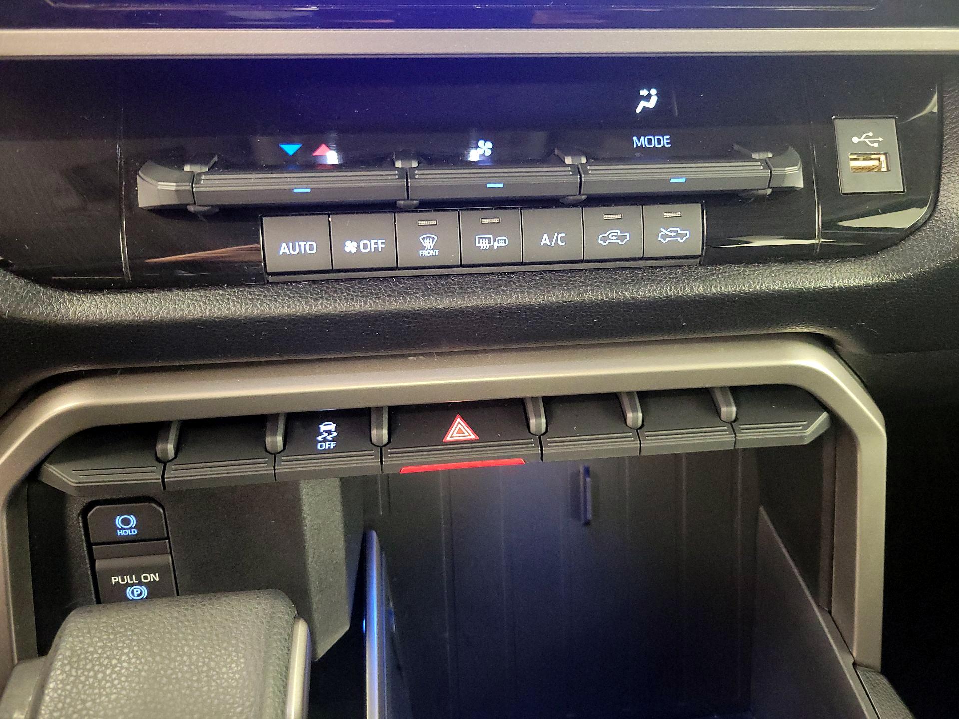 Thumbnail: 2022 Toyota Tundra - 16