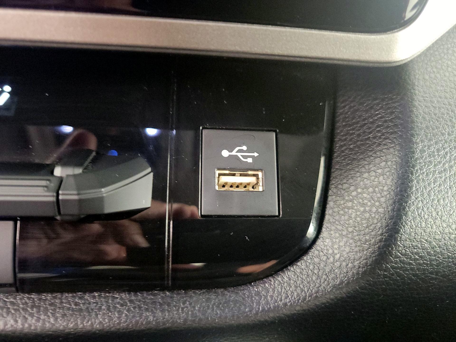 Thumbnail: 2022 Toyota Tundra - 18