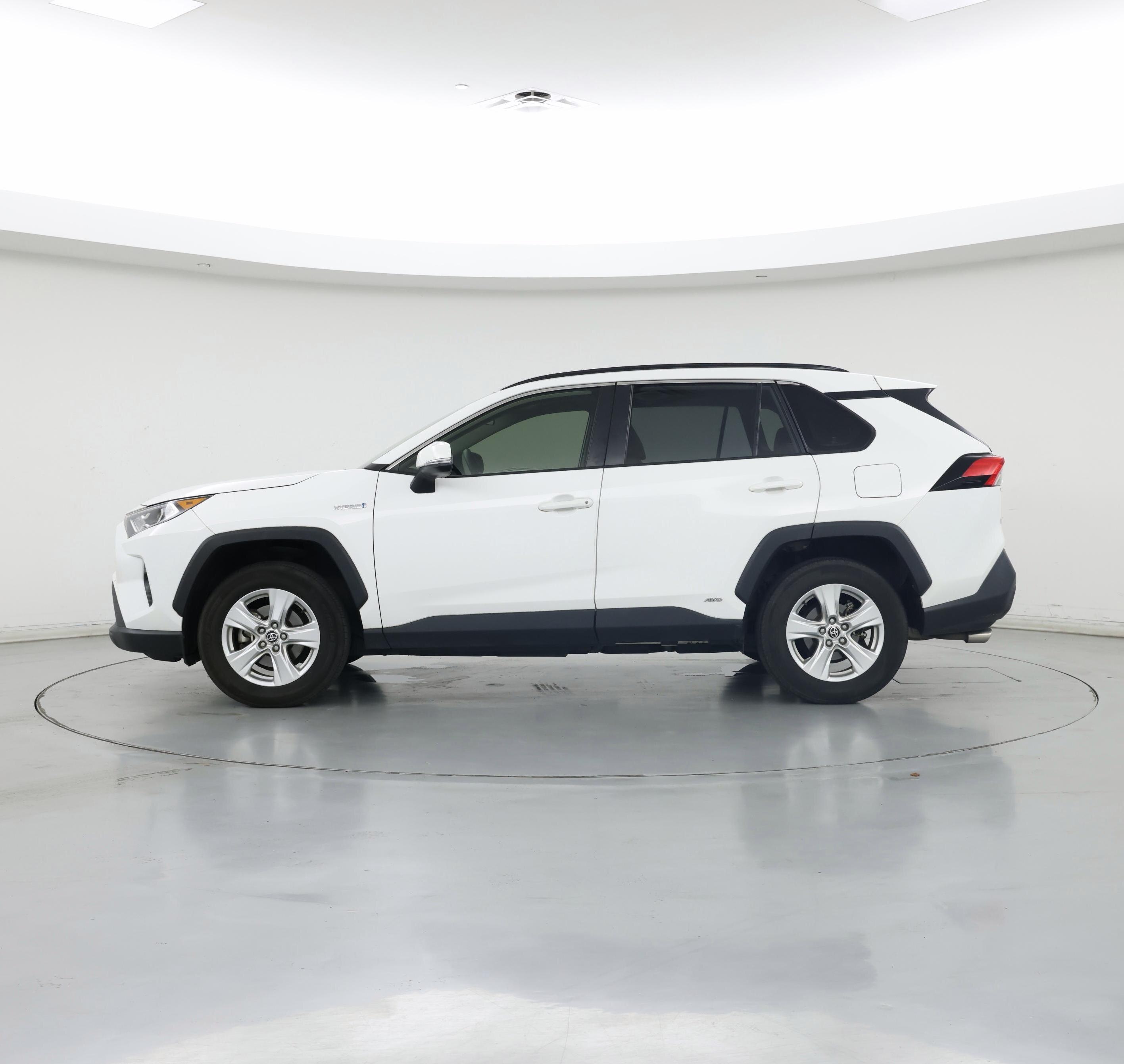 Thumbnail: 2020 Toyota RAV4 - 3