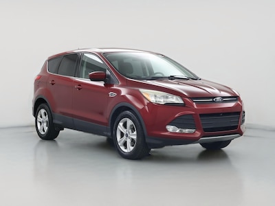 Red 2016 Ford Escape SE