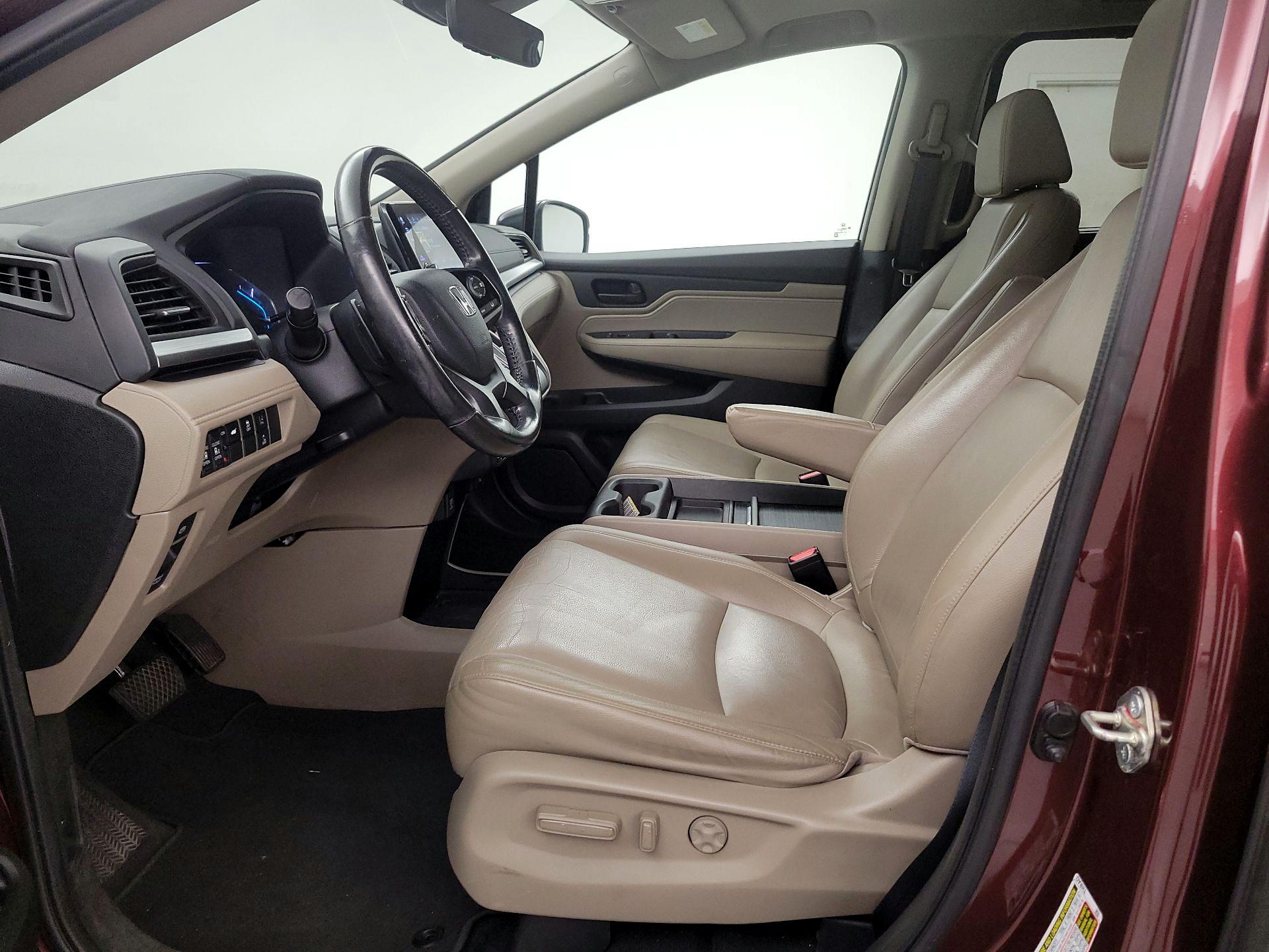 Thumbnail: 2018 Honda Odyssey - 11
