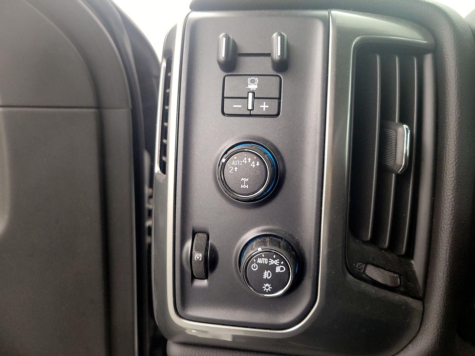 Thumbnail: 2018 Chevrolet Silverado 1500 - 13