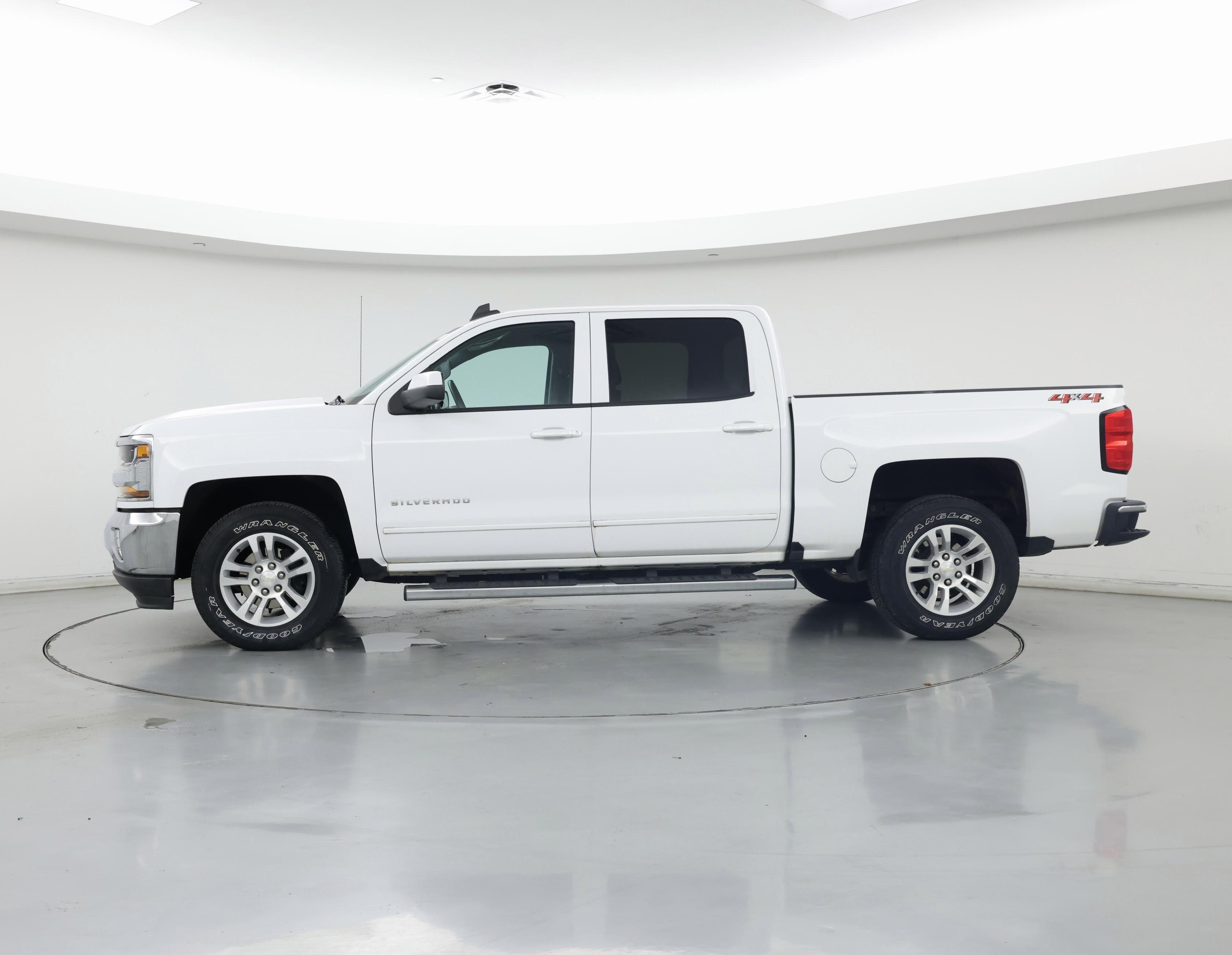 Thumbnail: 2018 Chevrolet Silverado 1500 - 3
