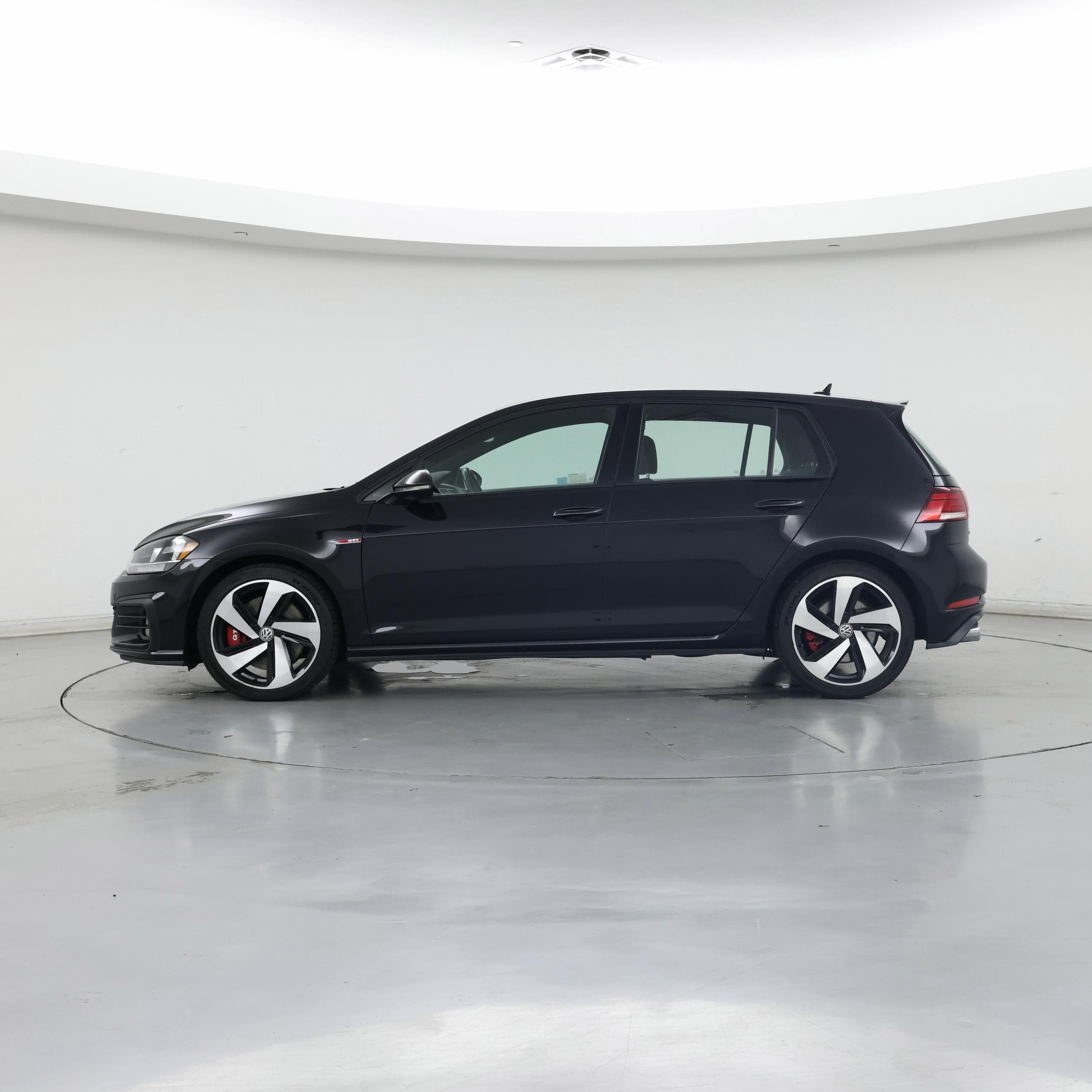 Thumbnail: 2021 Volkswagen Golf - 3