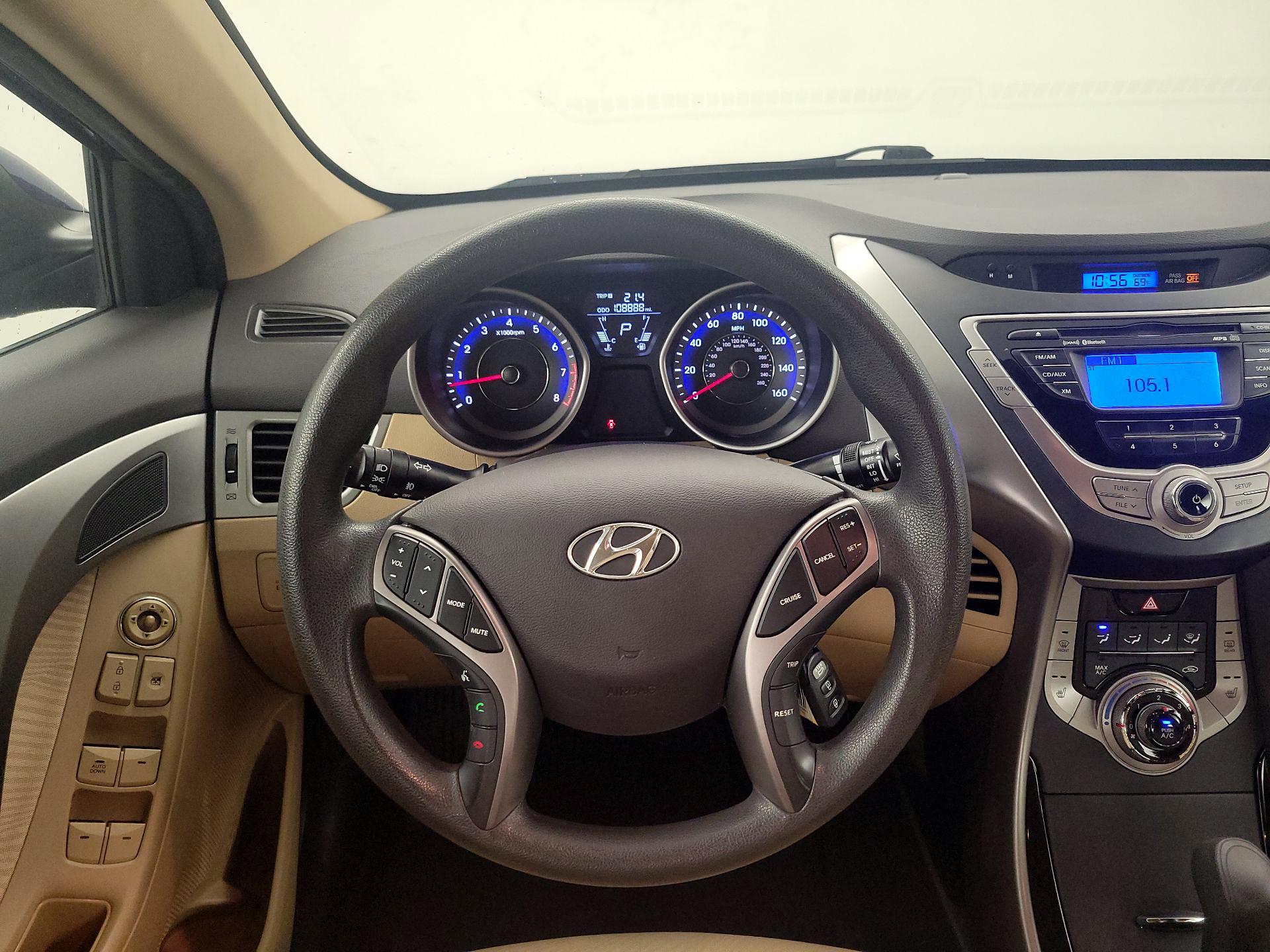 Thumbnail: 2013 Hyundai Elantra - 10
