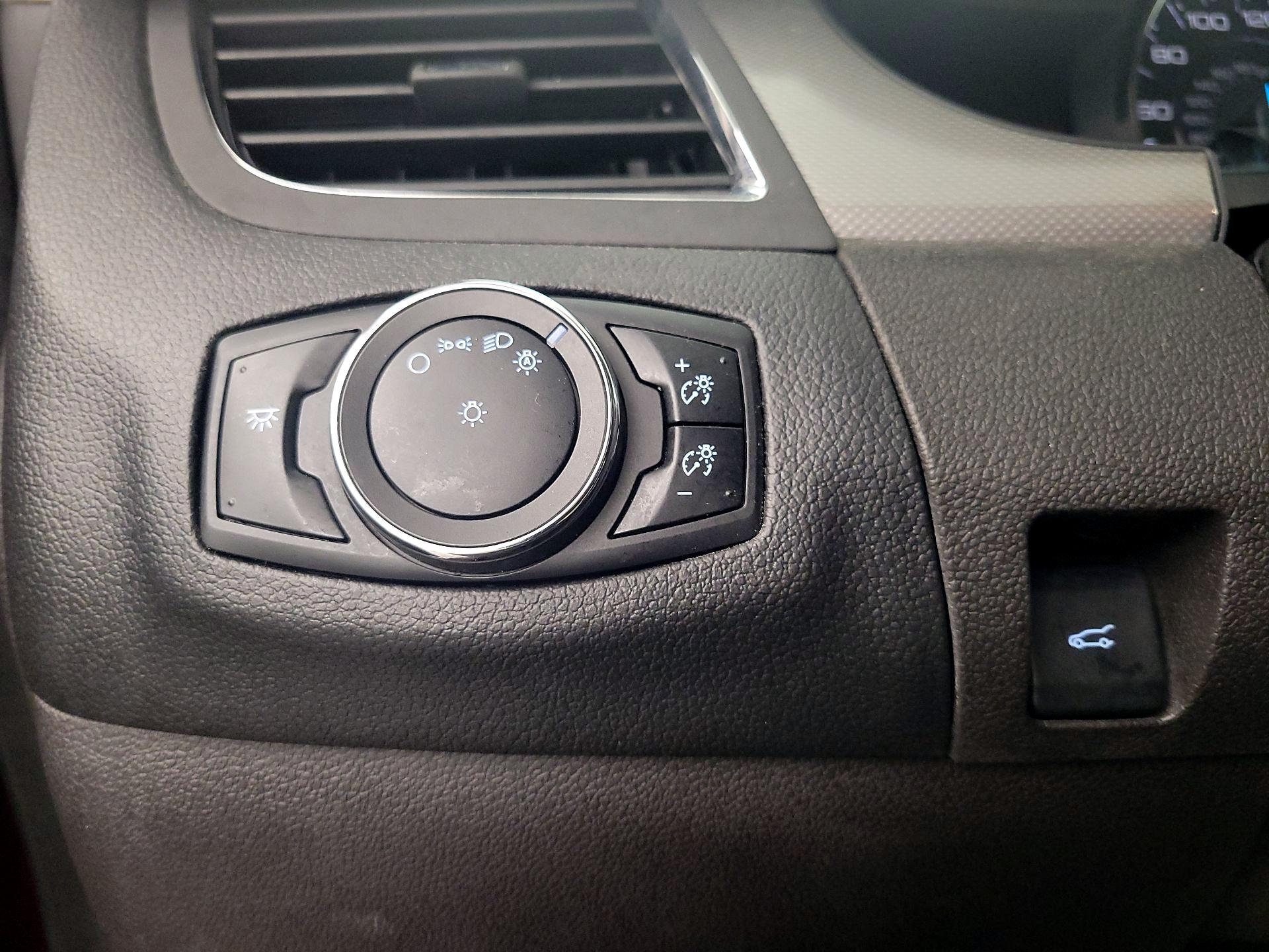 Thumbnail: 2013 Ford Edge - 13