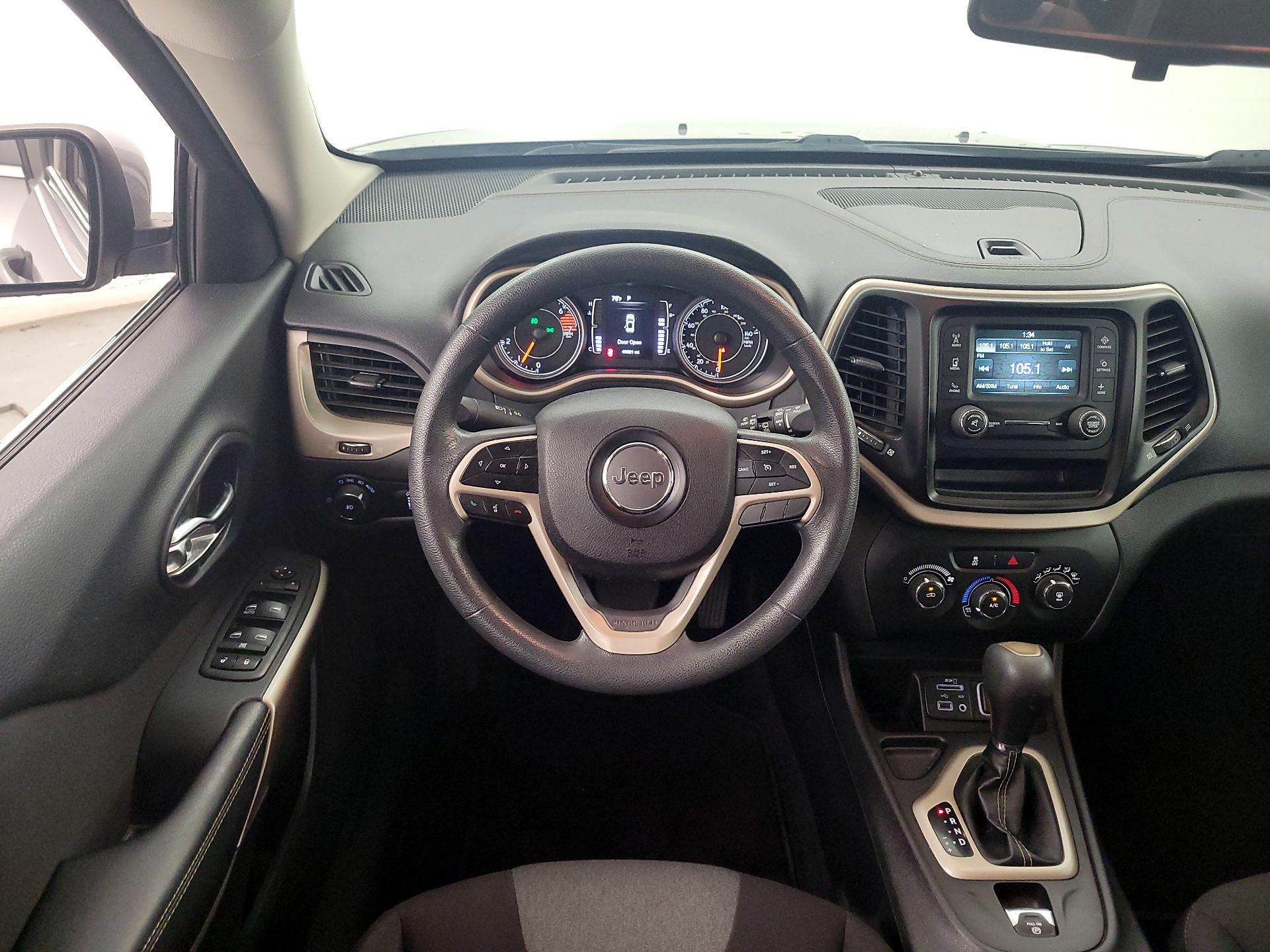 Thumbnail: 2018 Jeep Cherokee - 10