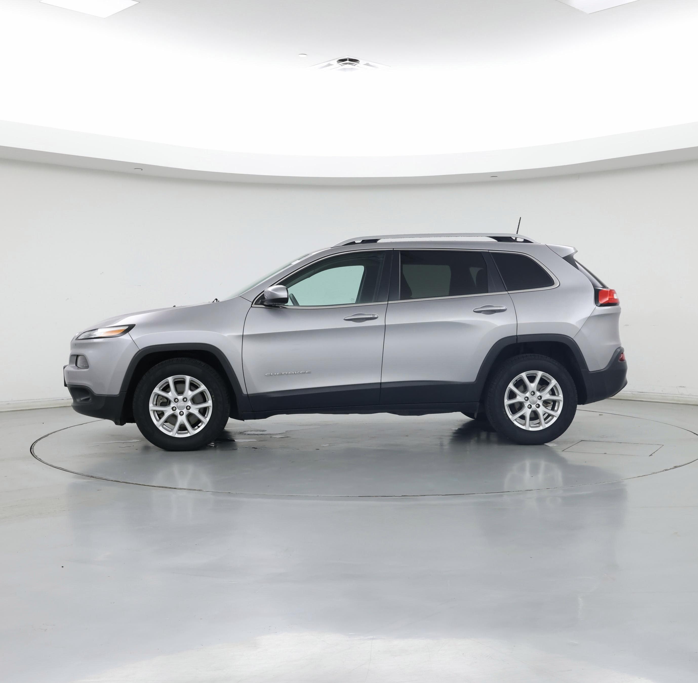 Thumbnail: 2018 Jeep Cherokee - 3