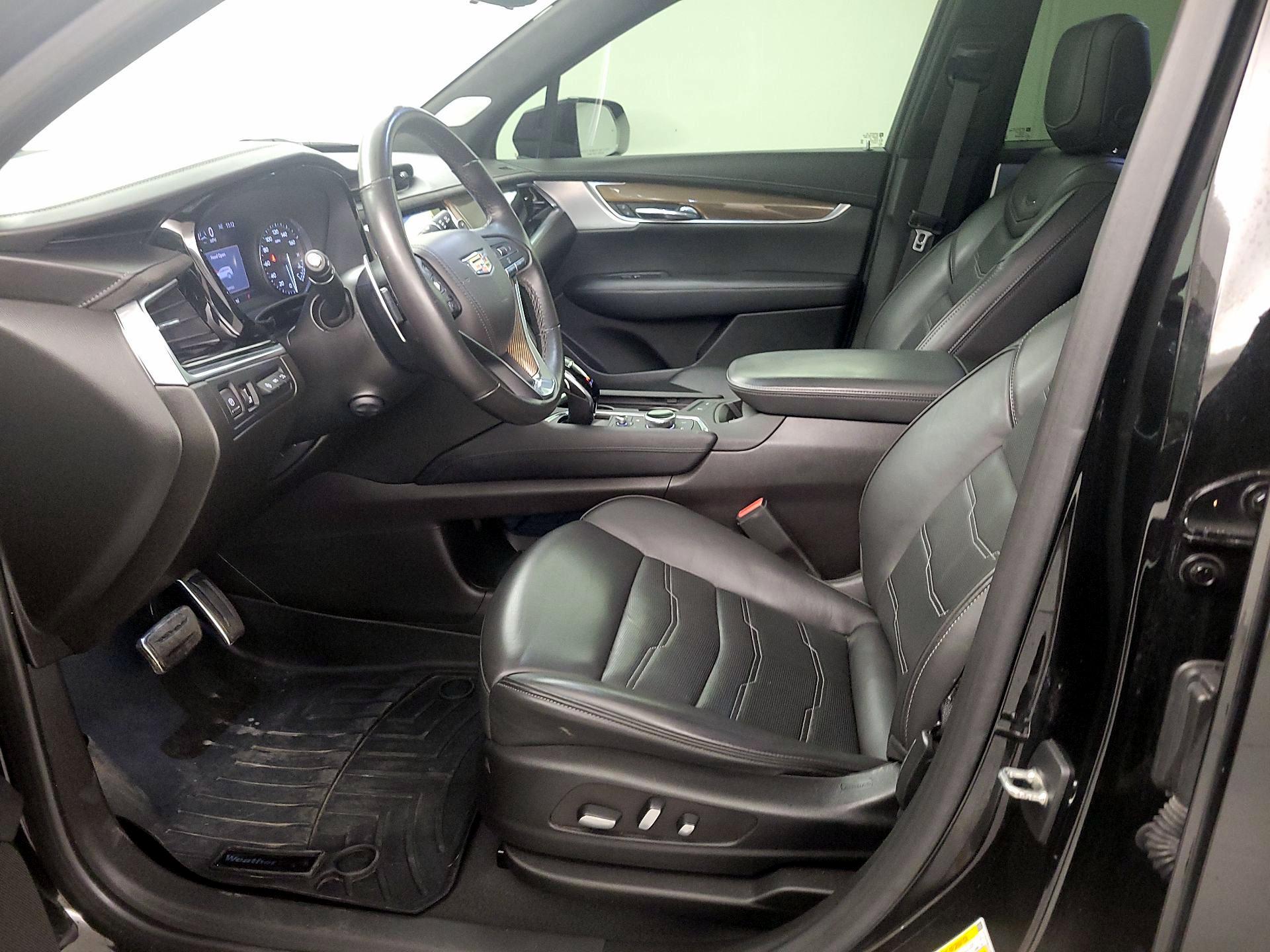 Thumbnail: 2022 Cadillac XT6 - 11