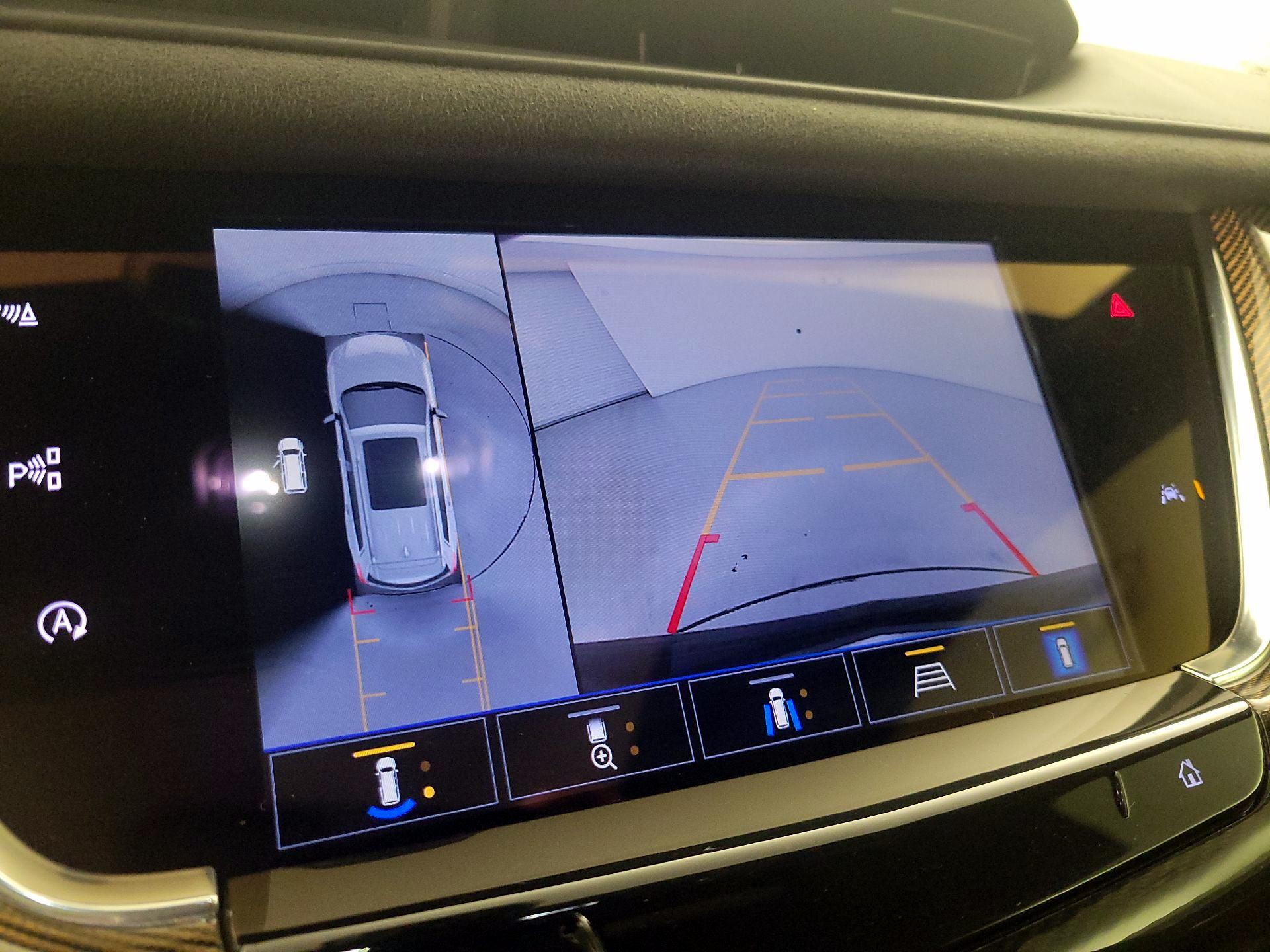 Thumbnail: 2022 Cadillac XT6 - 15