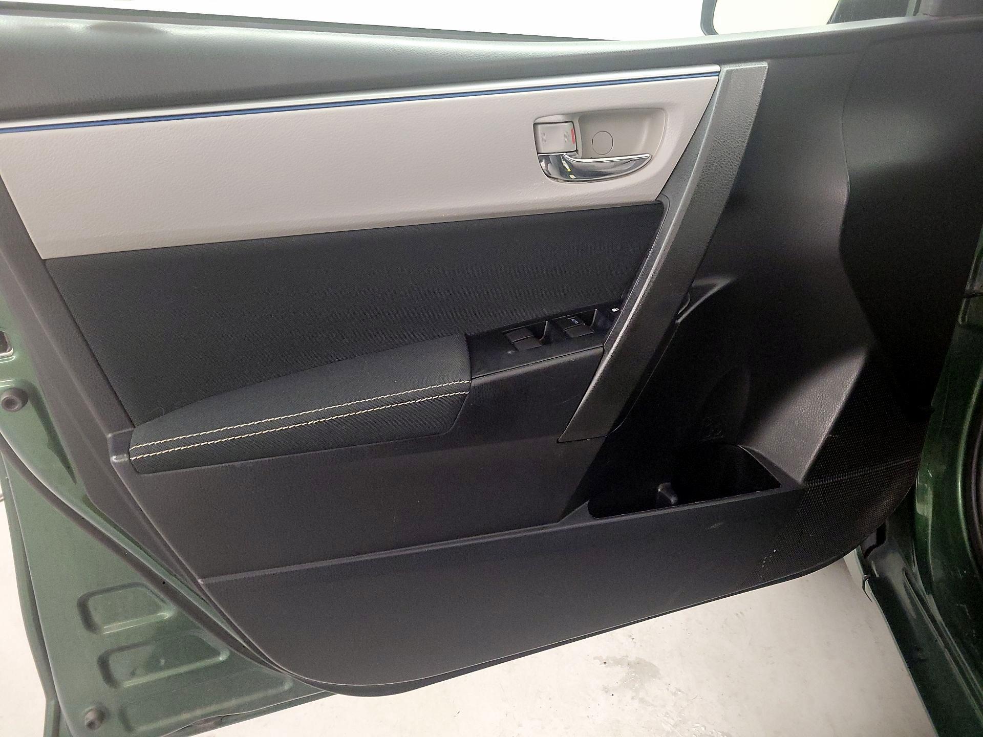 Thumbnail: 2016 Toyota Corolla - 12