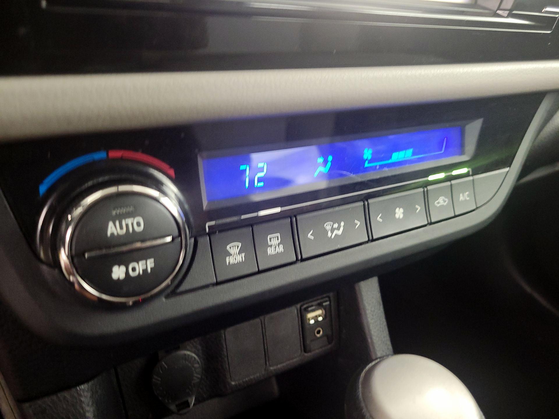 Thumbnail: 2016 Toyota Corolla - 16
