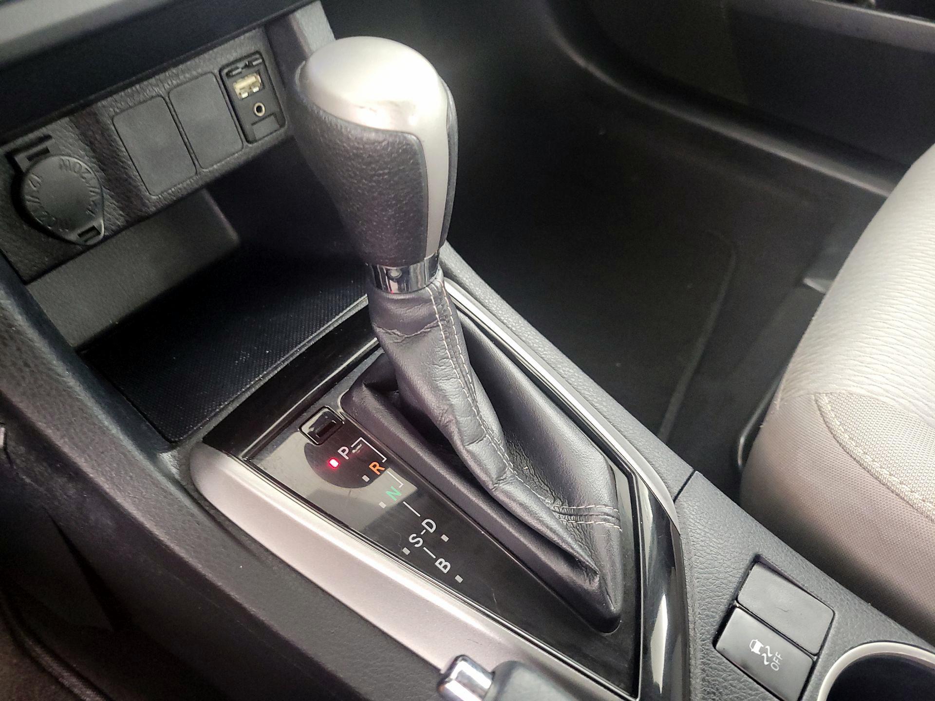 Thumbnail: 2016 Toyota Corolla - 17