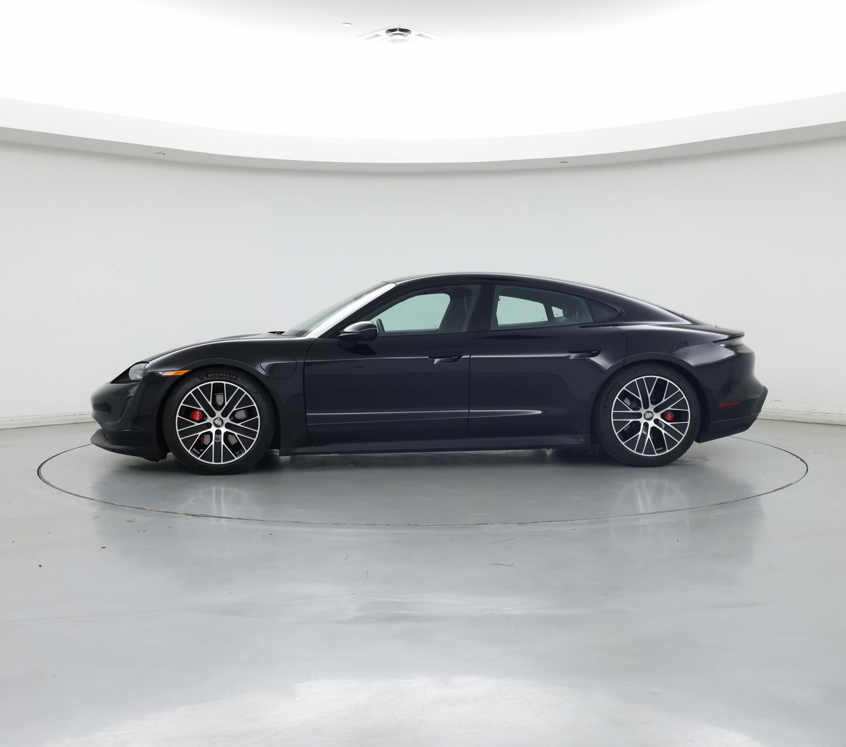 Thumbnail: 2023 Porsche Taycan - 3