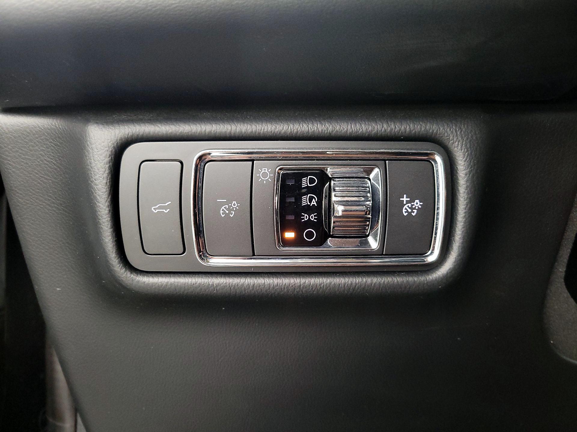 Thumbnail: 2021 Lincoln Aviator - 13