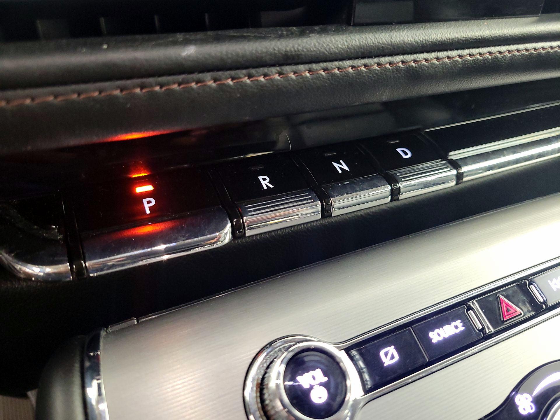 Thumbnail: 2021 Lincoln Aviator - 18