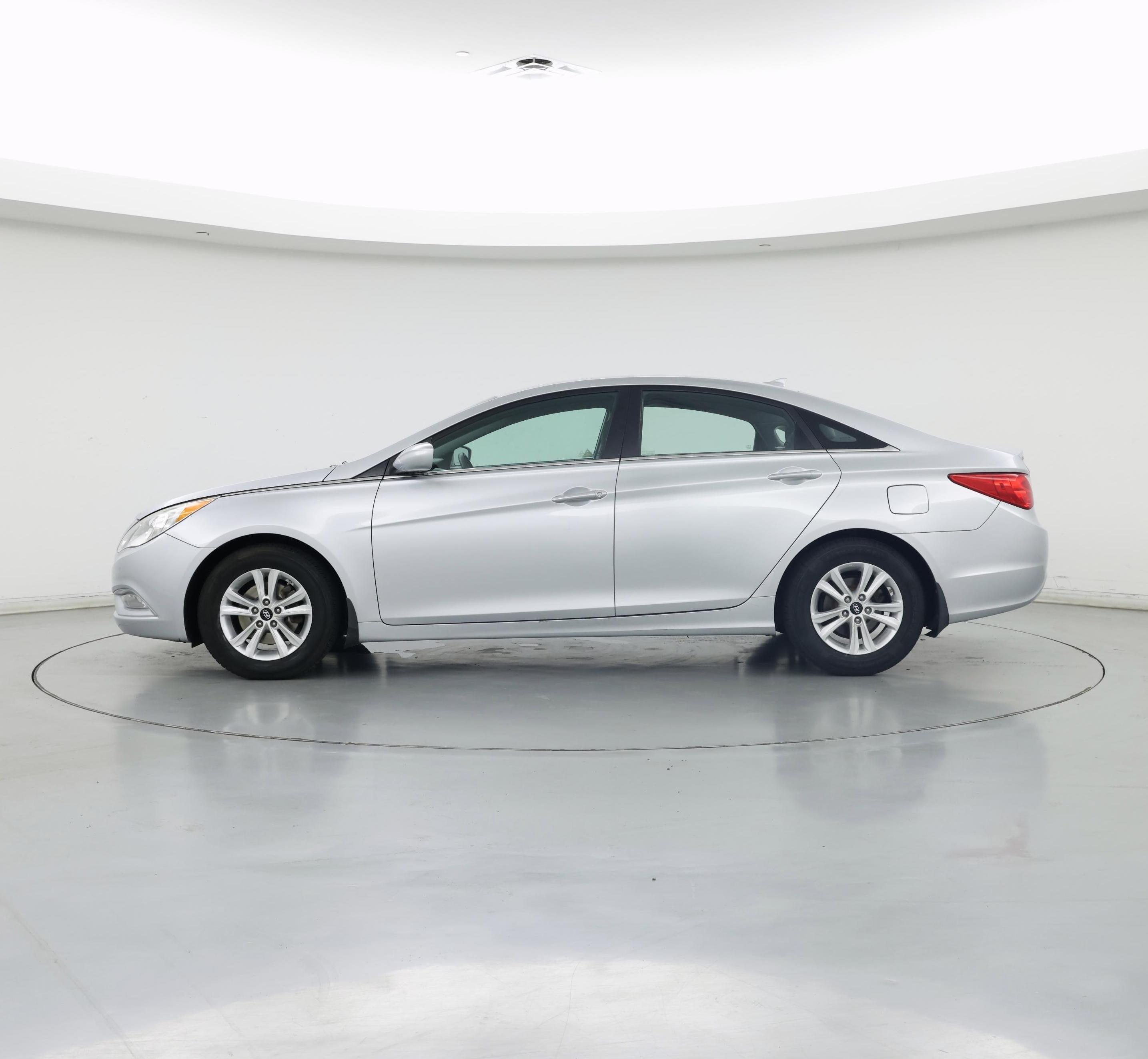 Thumbnail: 2013 Hyundai Sonata - 3
